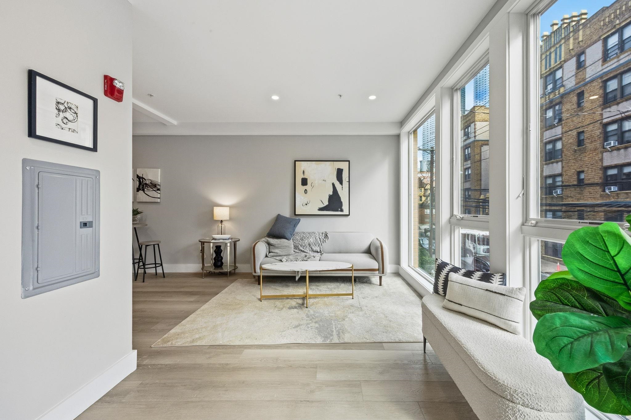 77 VAN REYPEN ST - Photo 3