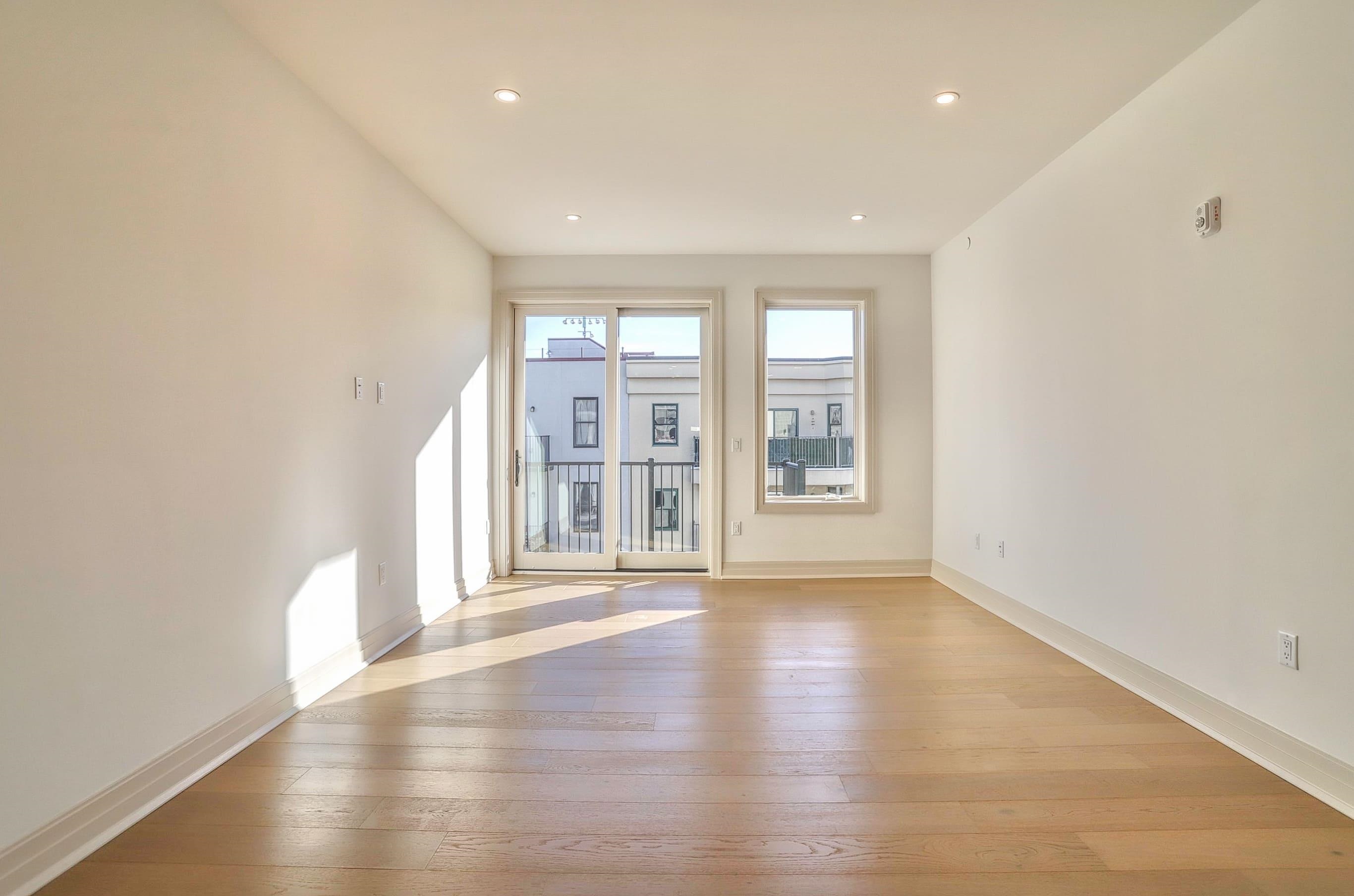 921 MADISON ST - Photo 4