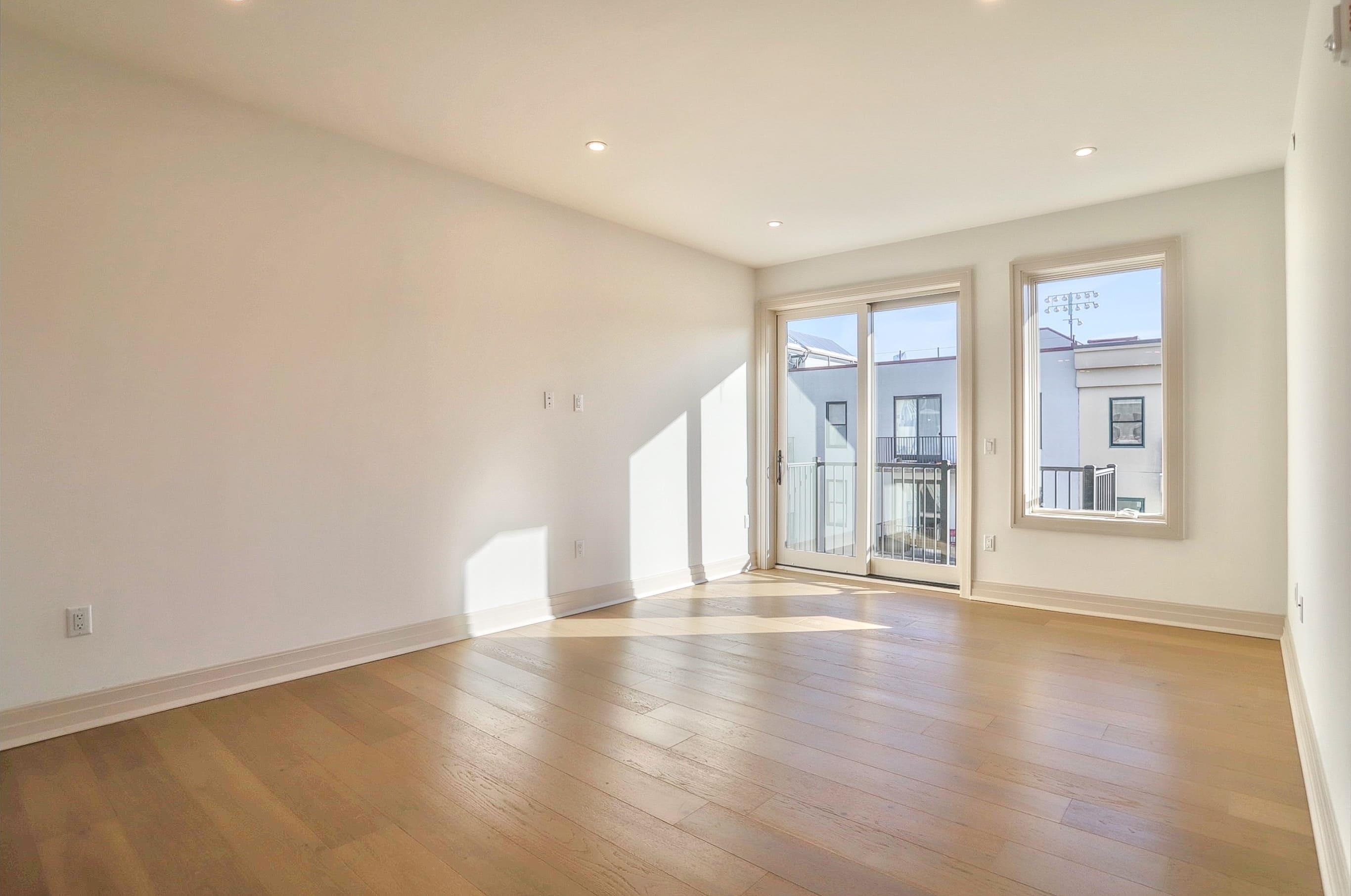 921 MADISON ST - Photo 5