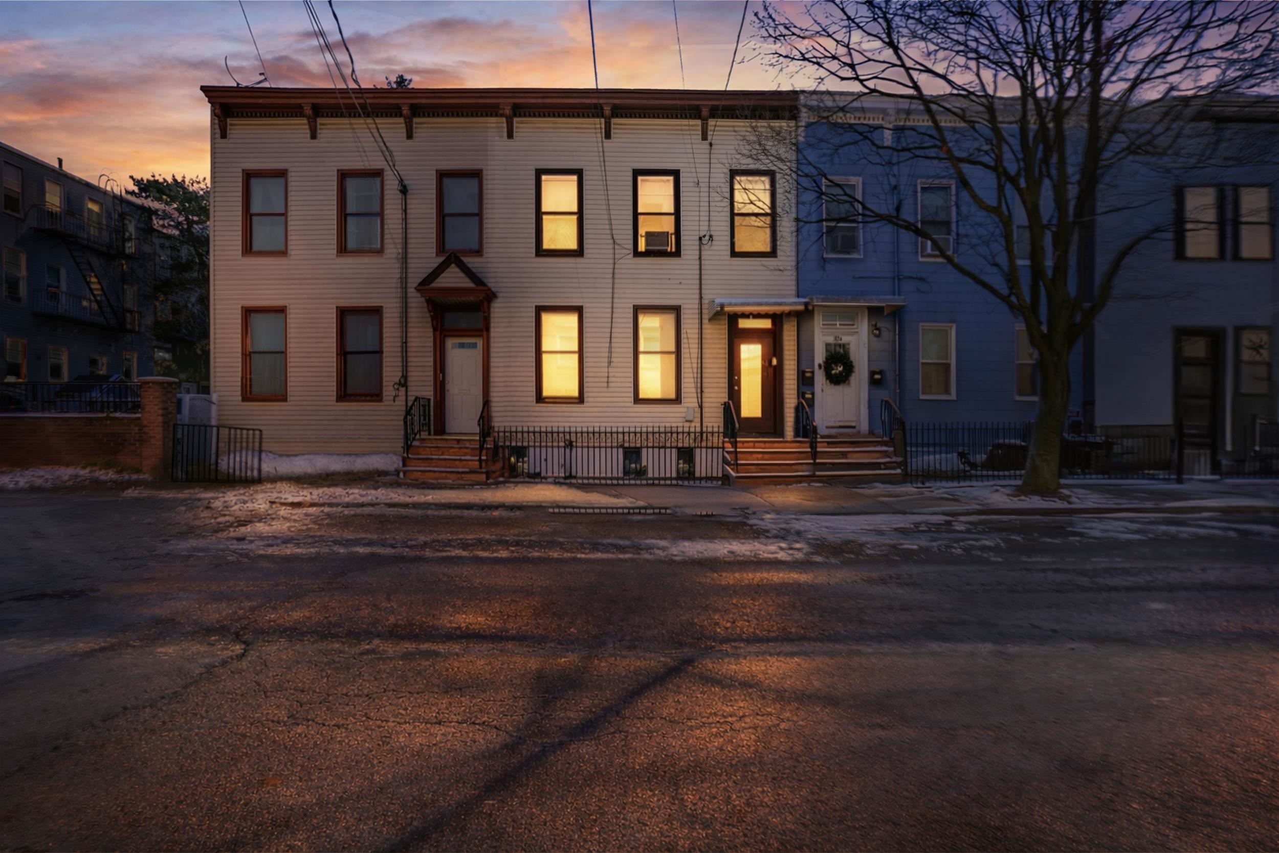 34 CONCORD ST - Photo 2