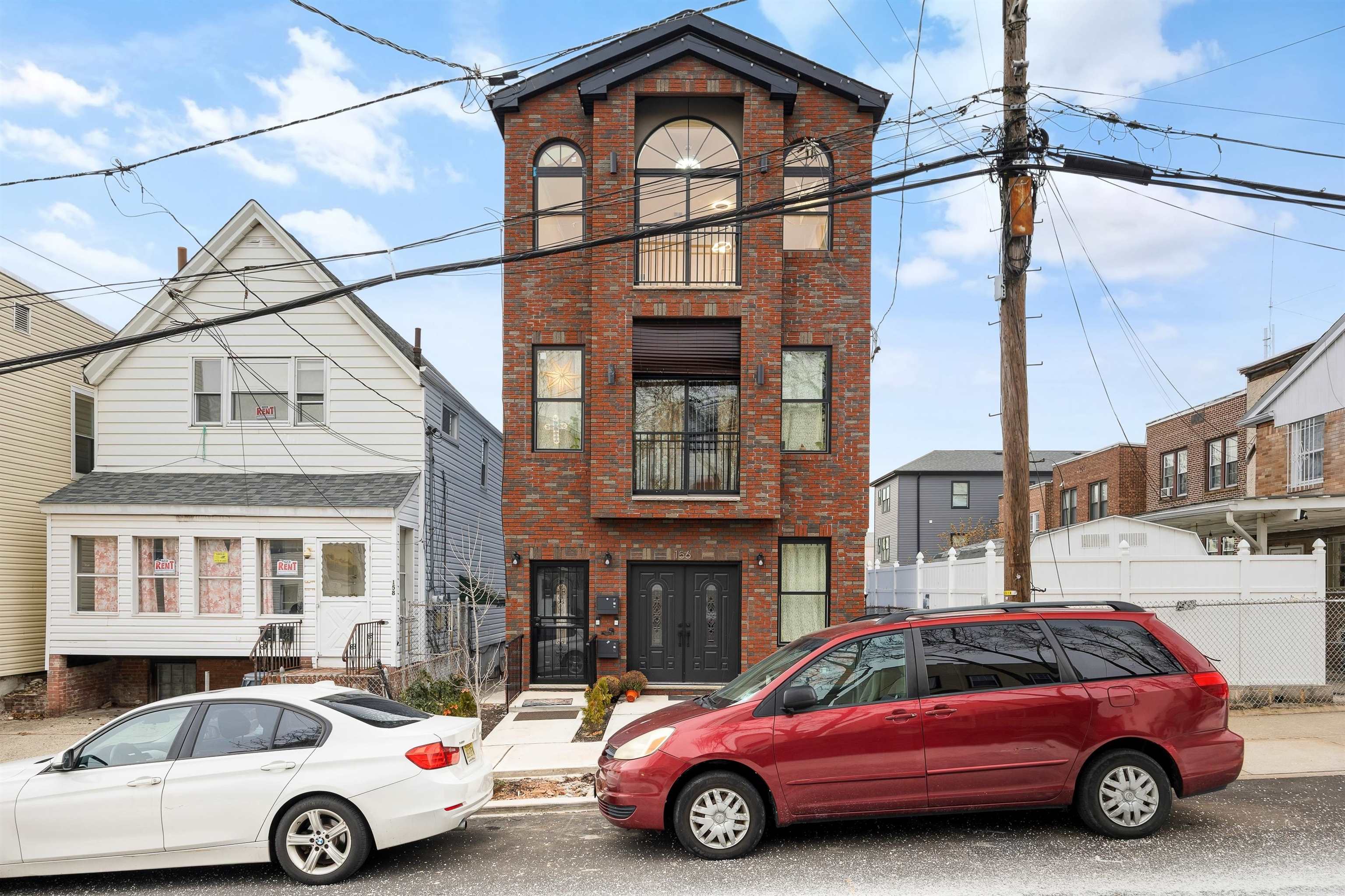 156 LEONARD ST - Photo 1