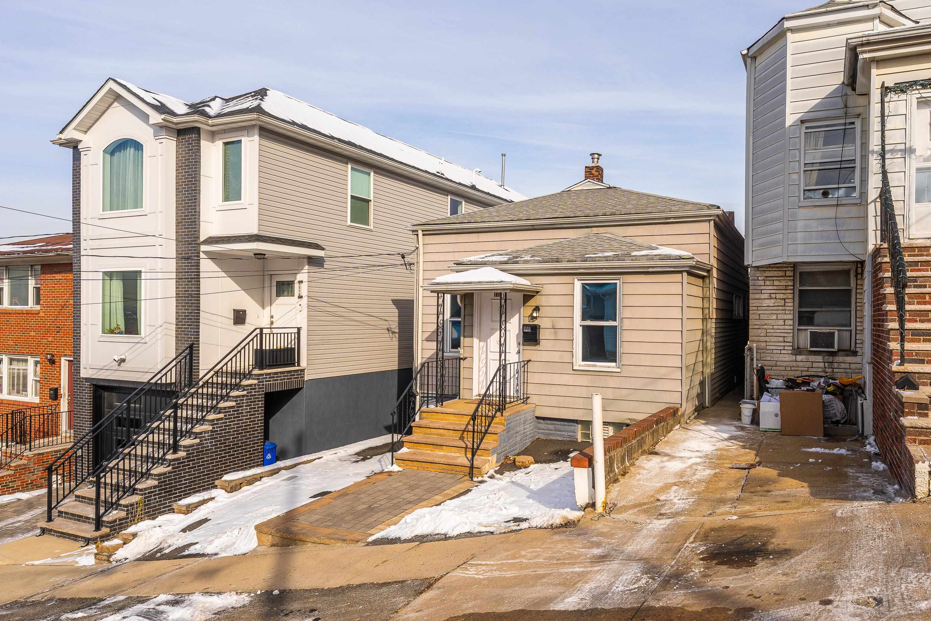 1514 71ST ST - Photo 2