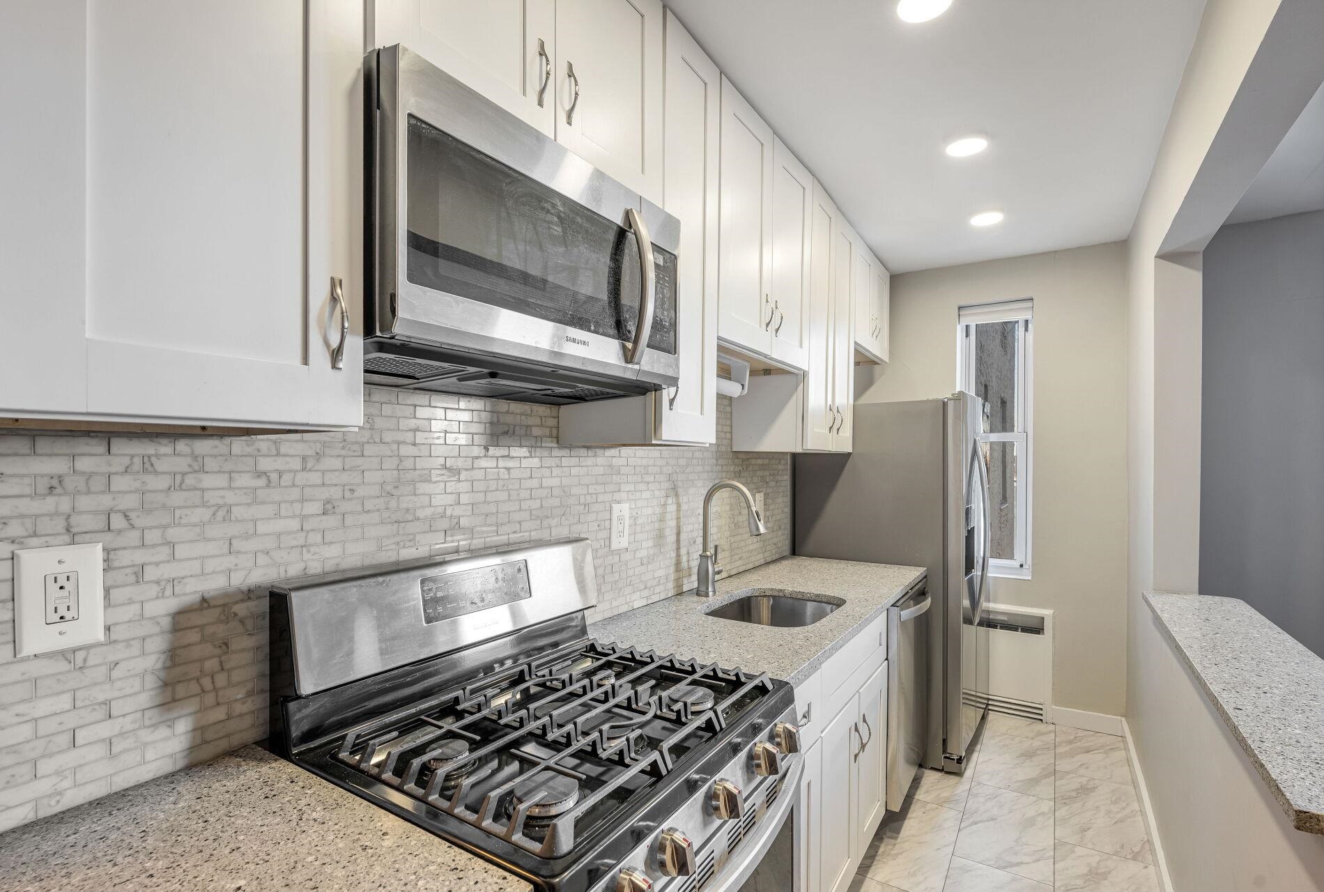 8300 BLVD EAST - Photo 4