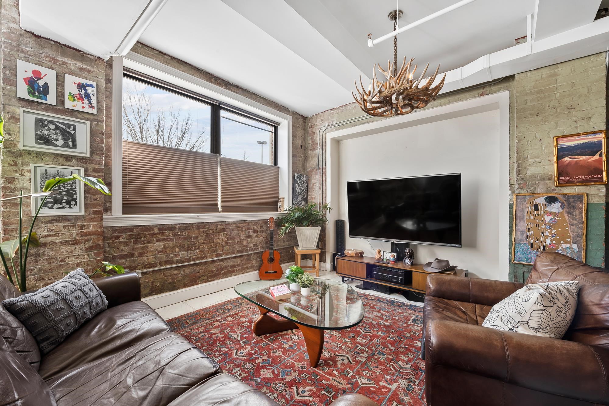 300 COMMUNIPAW AVE - Photo 4