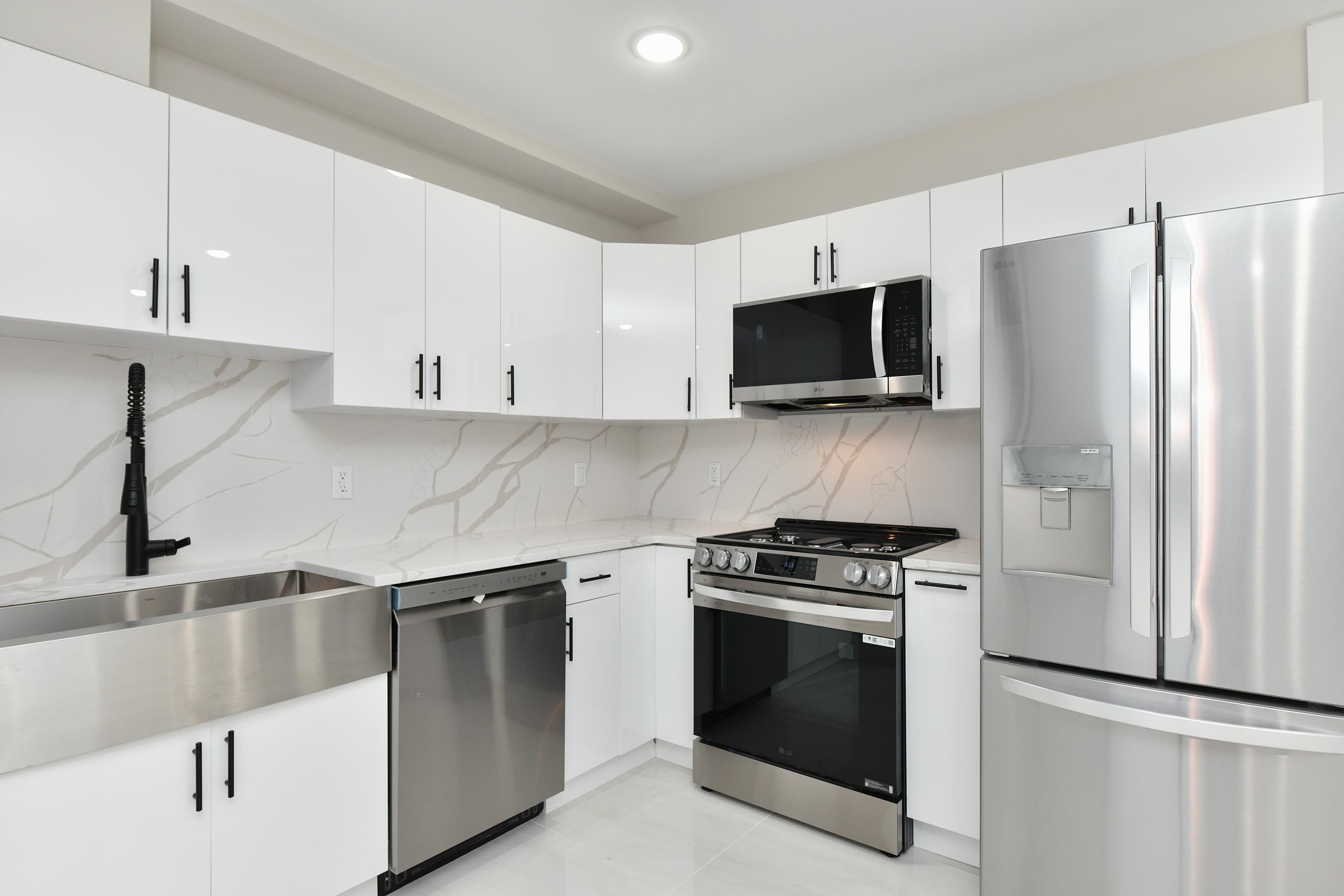 221 COLUMBIA AVE - Photo 5