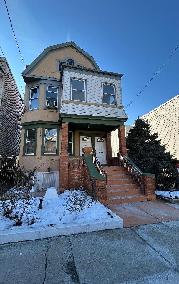 333 DANFORTH AVE - Photo 1