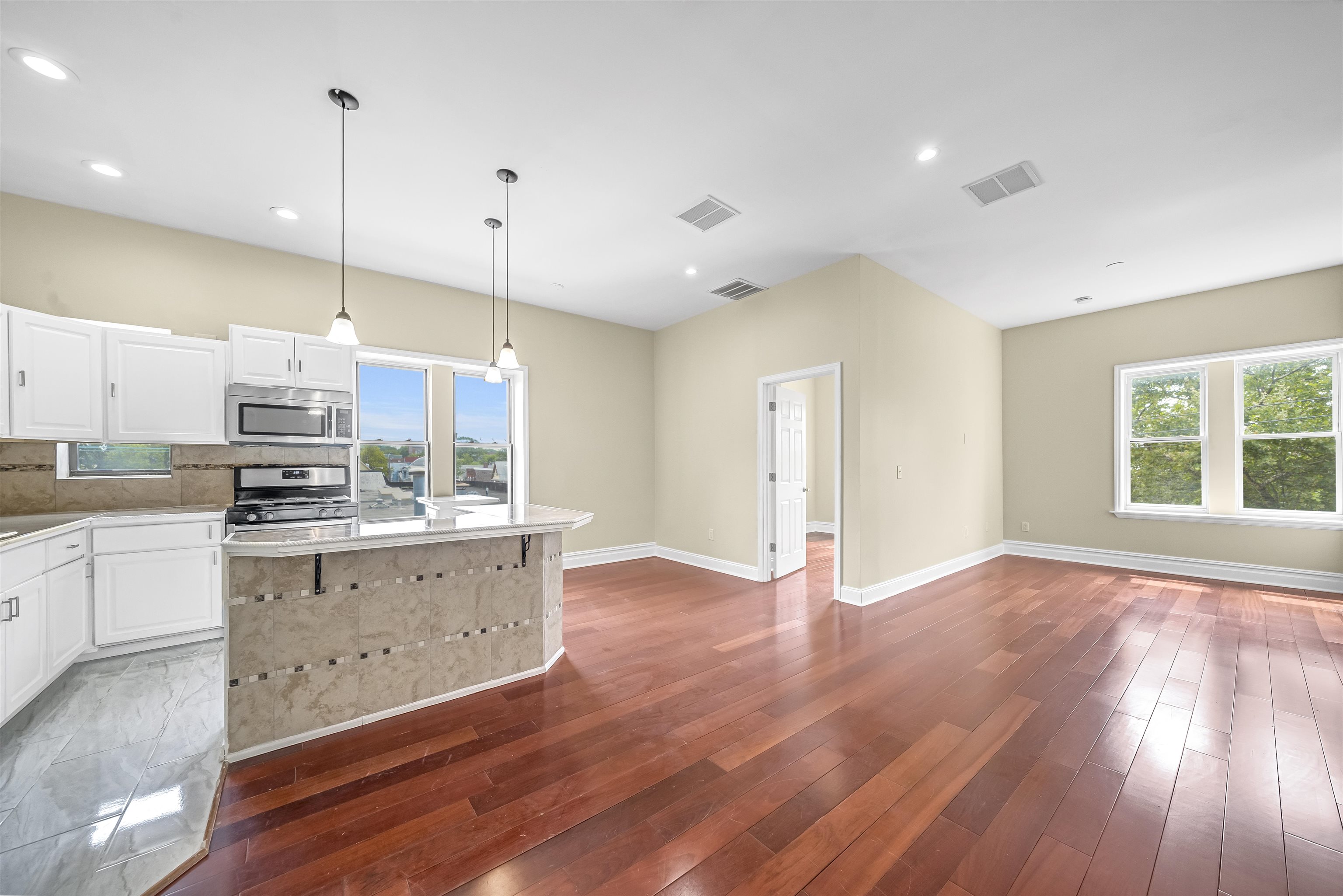 240 CLENDENNY AVE - Photo 2