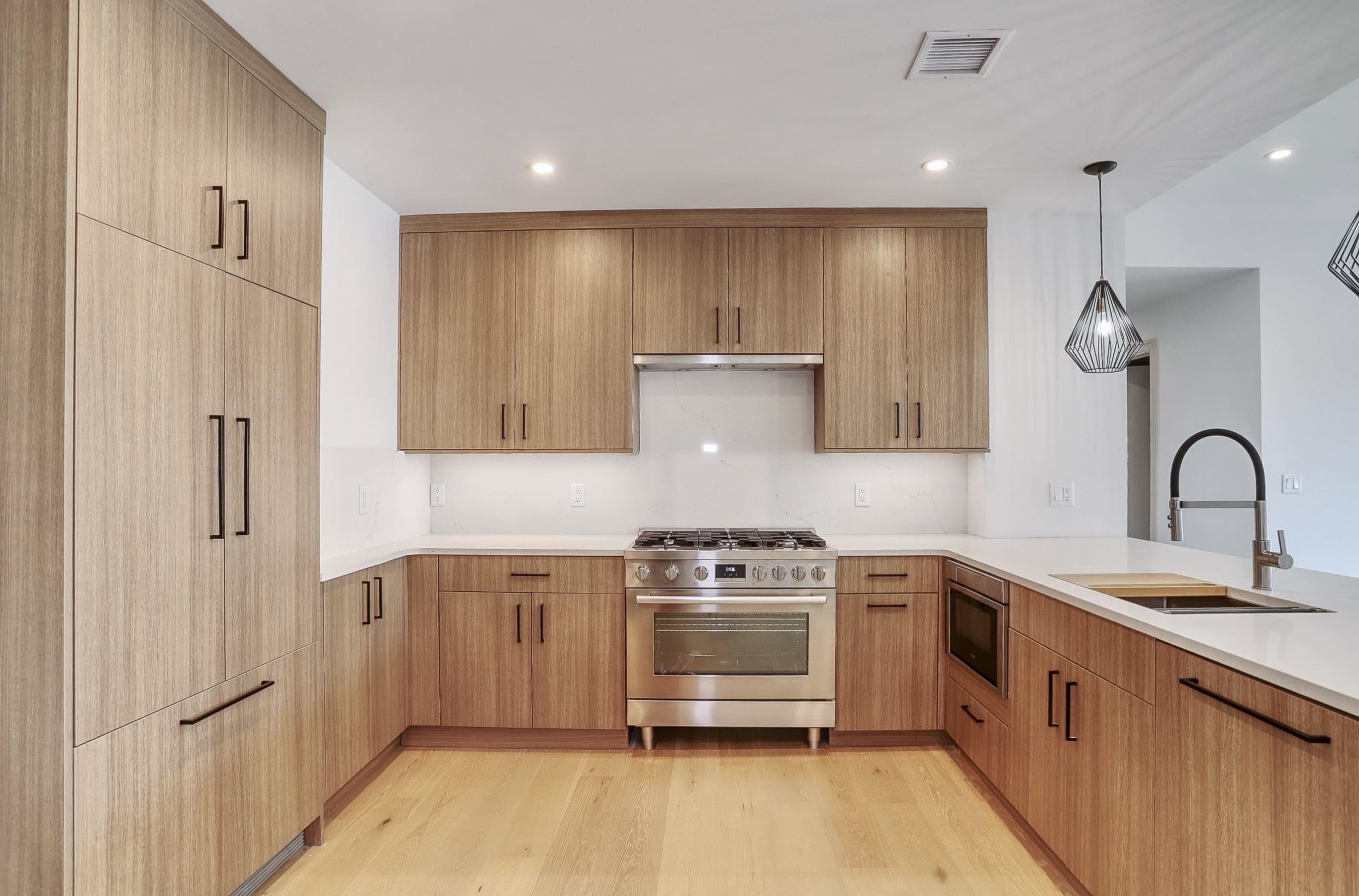 921 MADISON ST - Photo 1