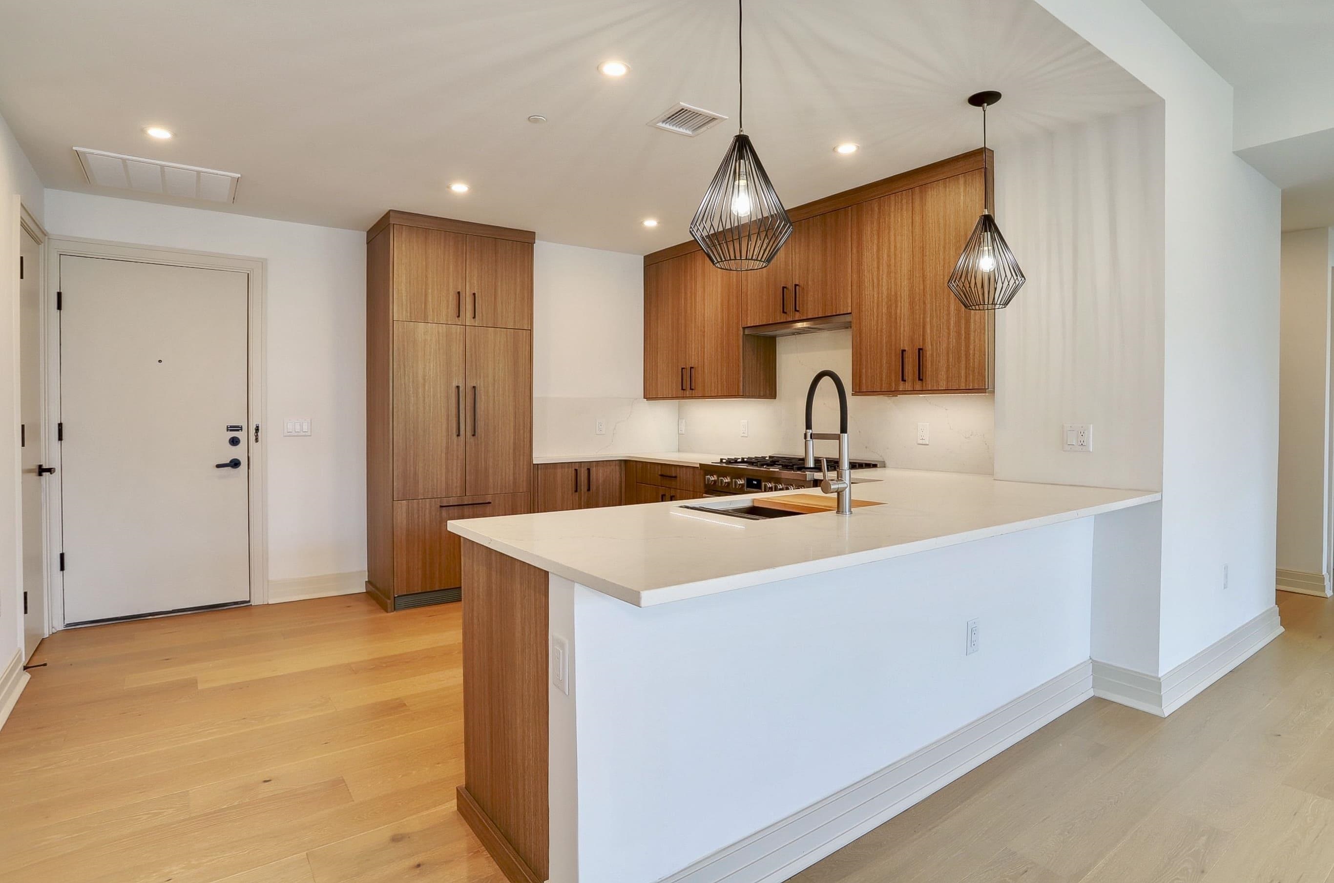 921 MADISON ST - Photo 4