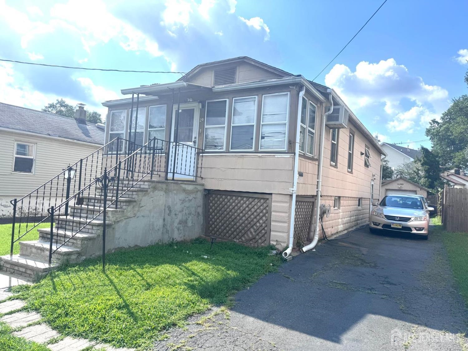 28 SILZER AVE - Photo 2