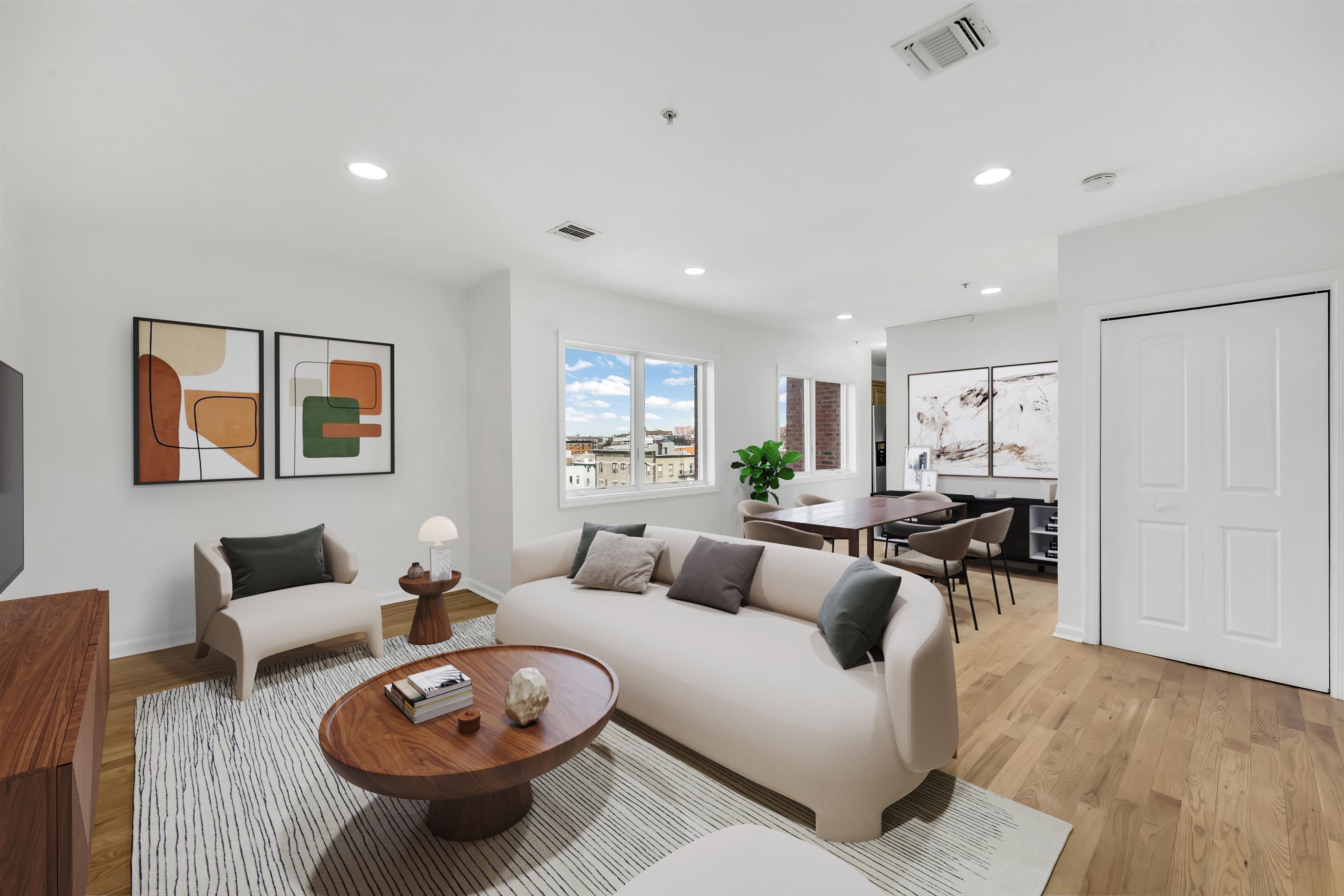 605 NEW YORK AVE - Photo 1