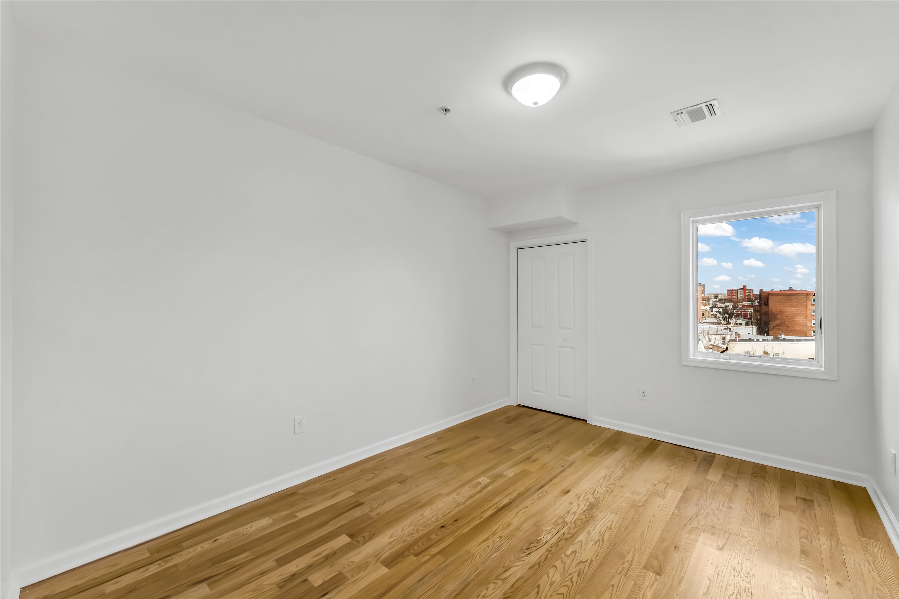 605 NEW YORK AVE #604