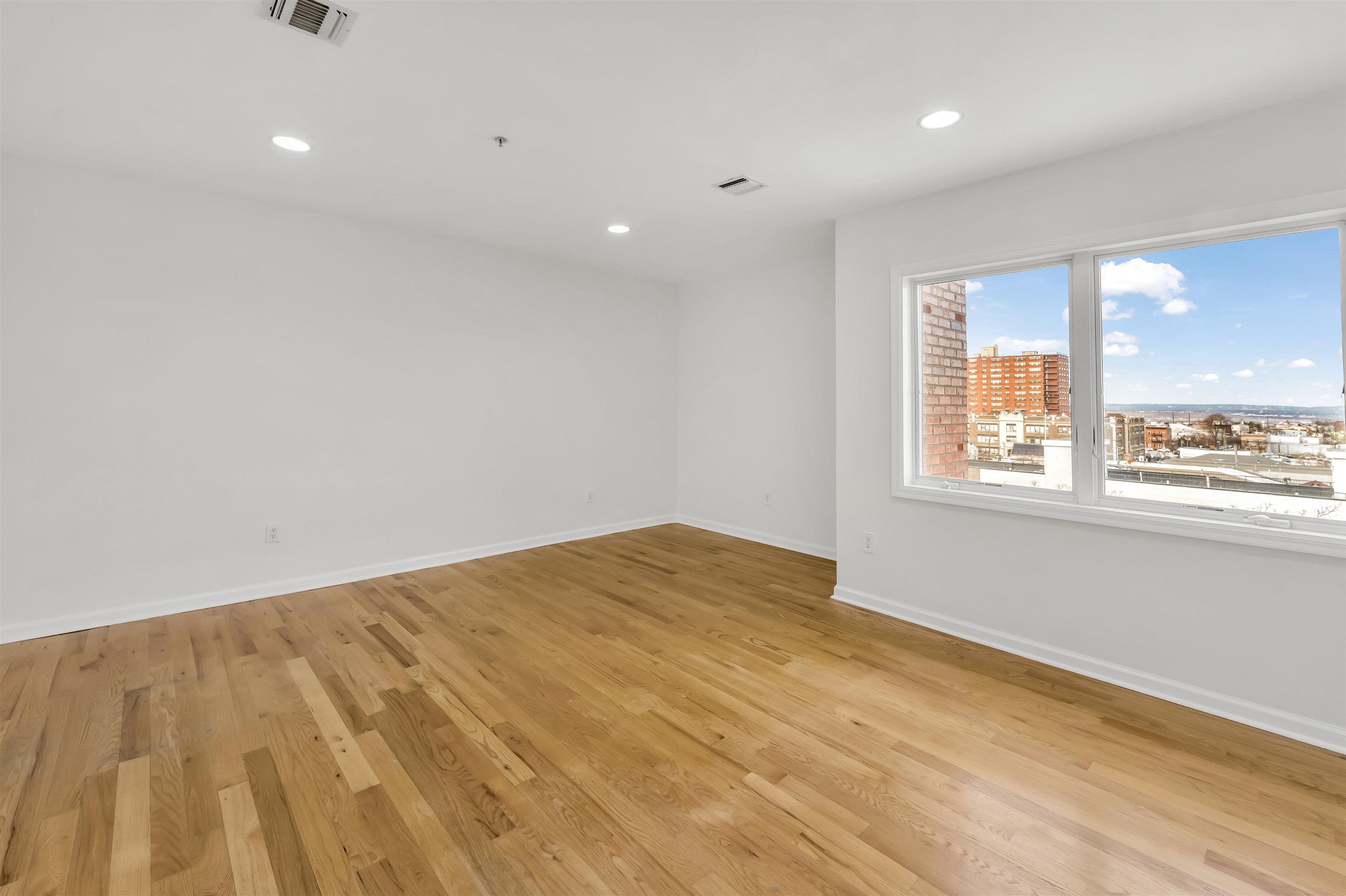 605 NEW YORK AVE - Photo 4