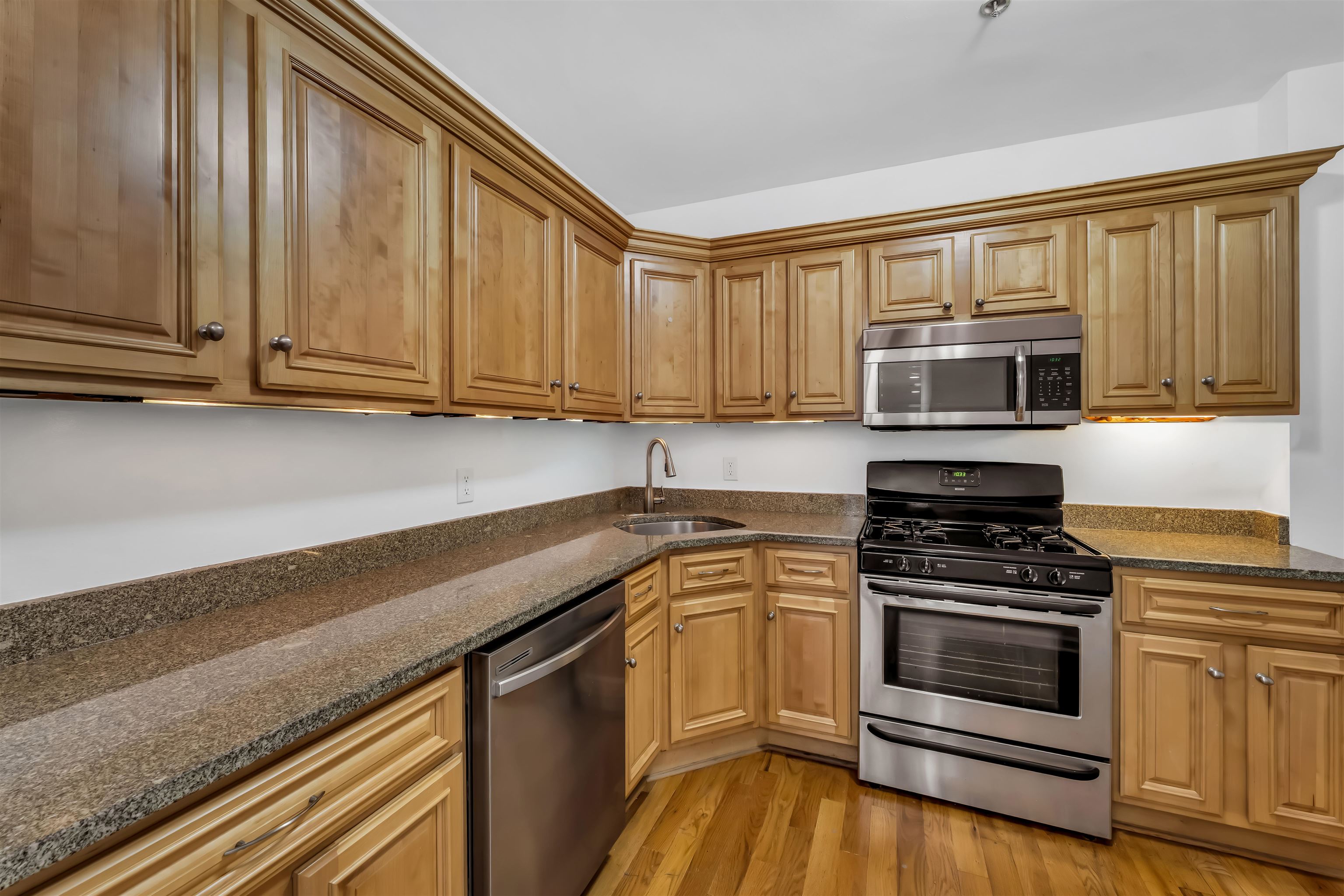 605 NEW YORK AVE #604