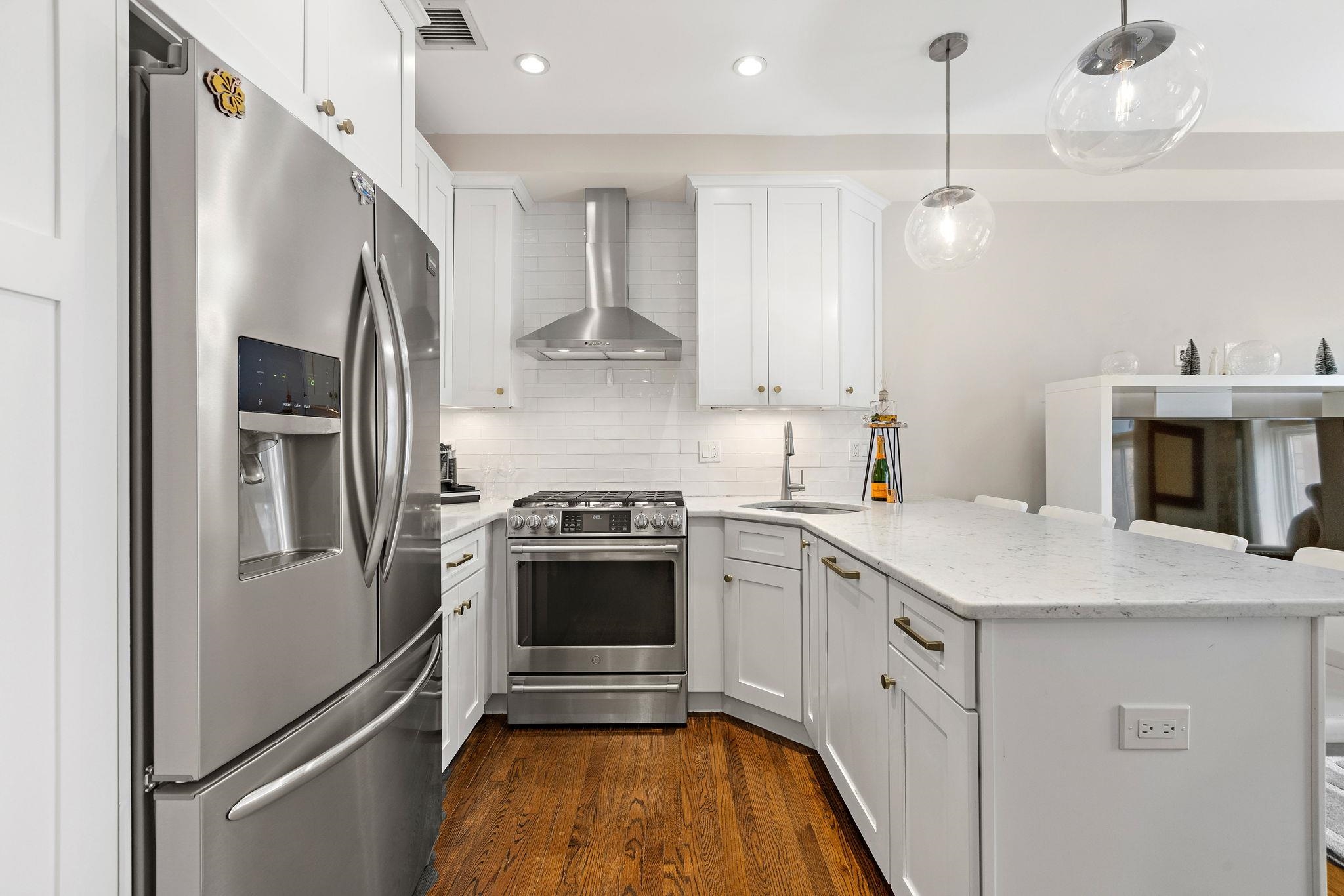 501 9TH ST - Photo 2