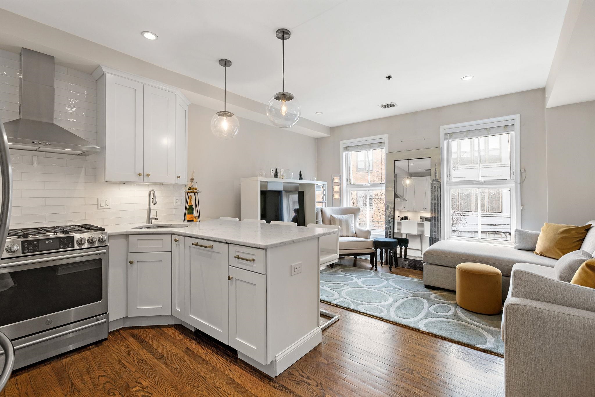 501 9TH ST - Photo 3