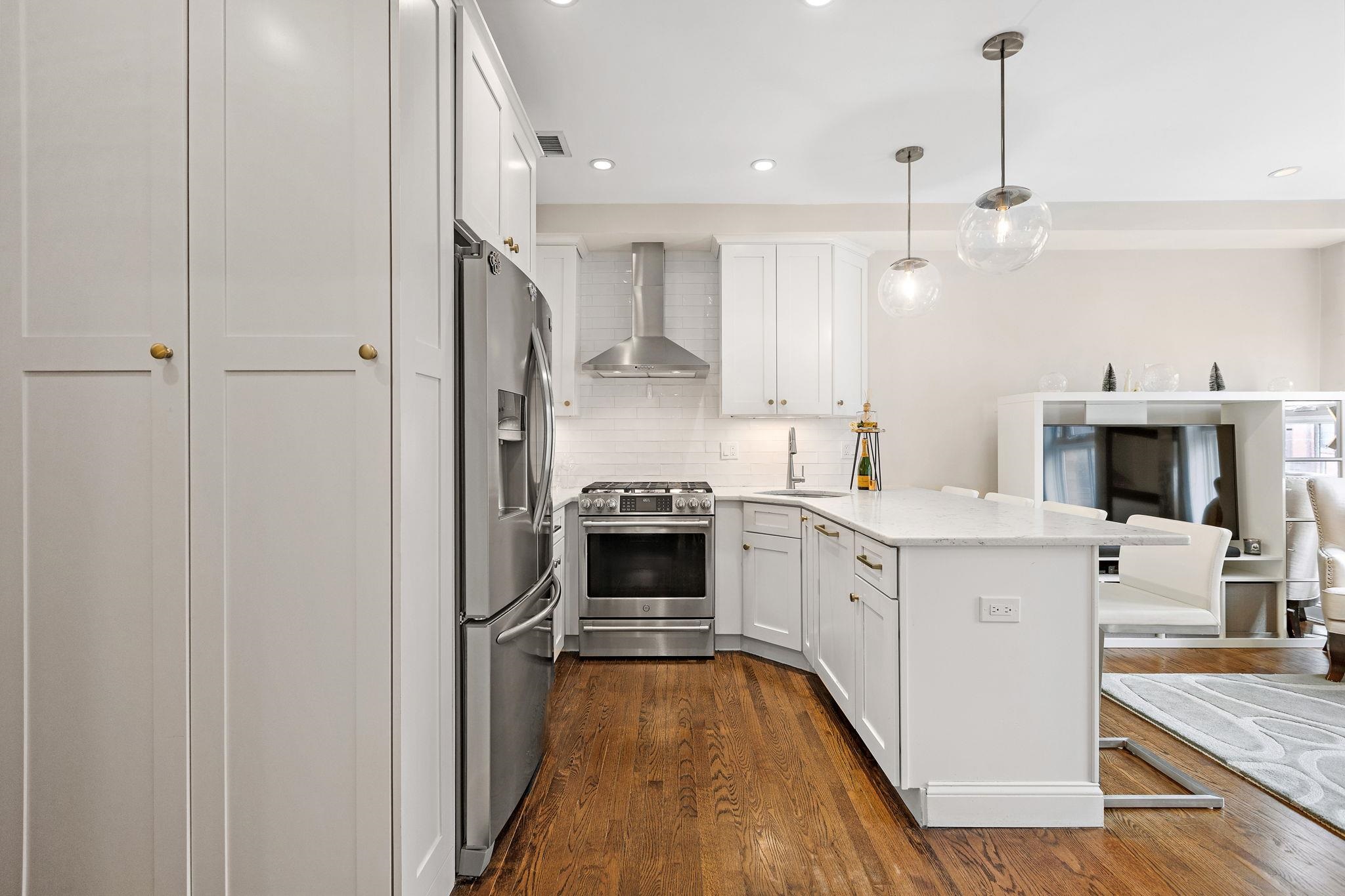 501 9TH ST - Photo 5