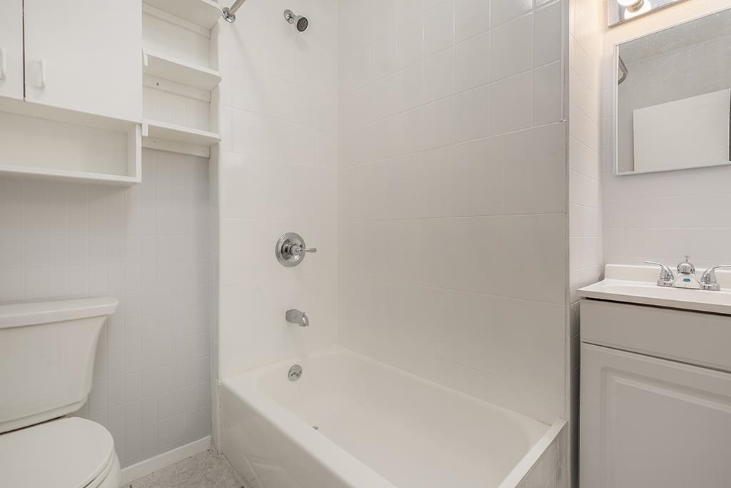 342 AVENUE E - Photo 4