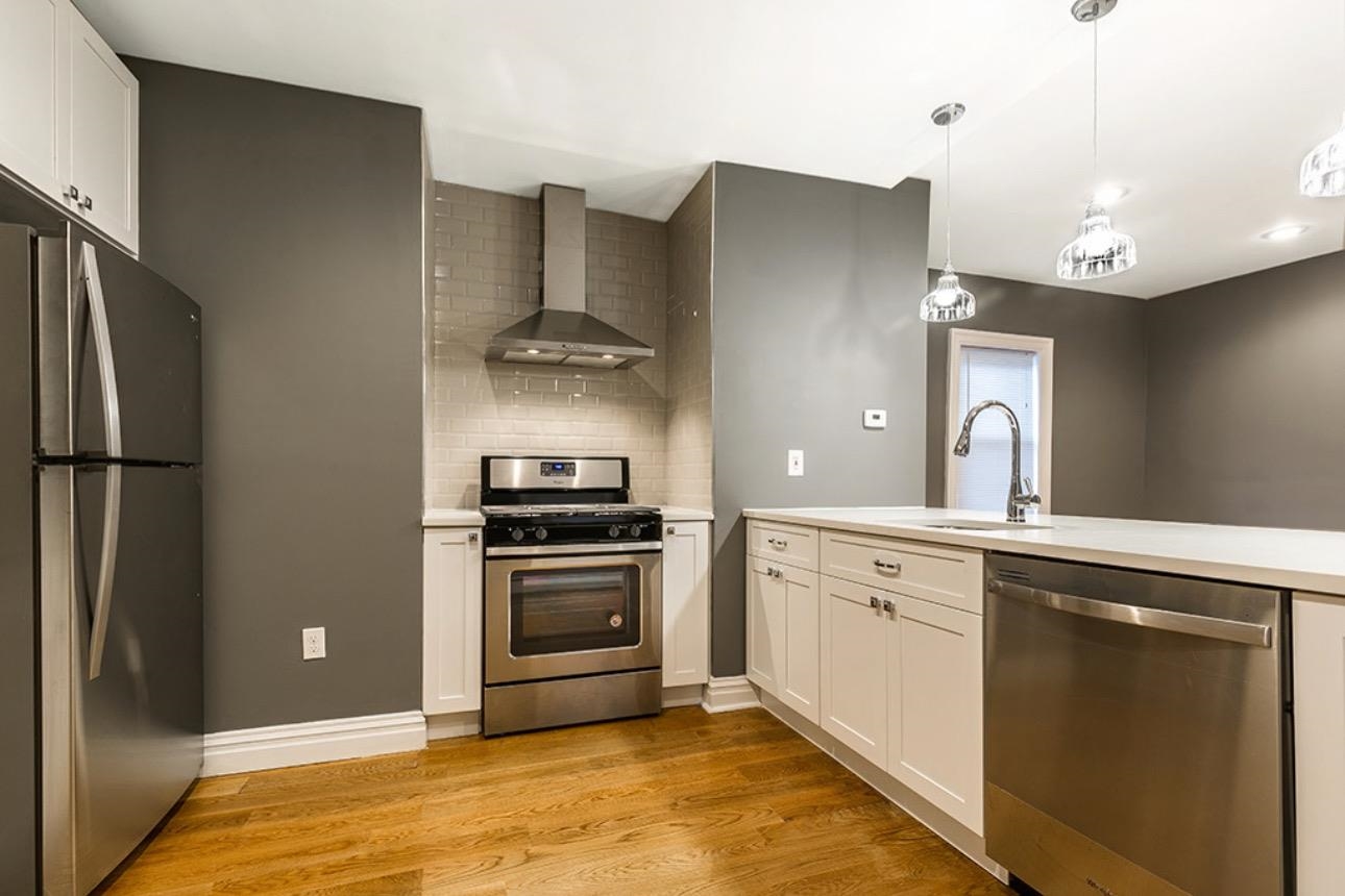 194 HOPKINS AVE - Photo 2