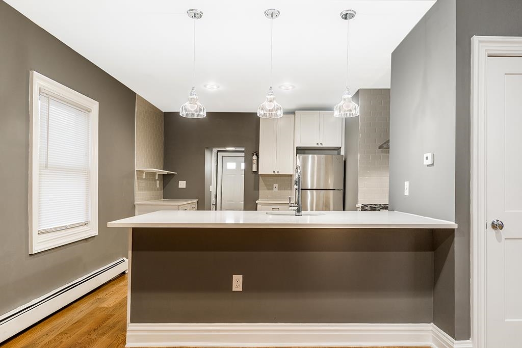 194 HOPKINS AVE - Photo 4