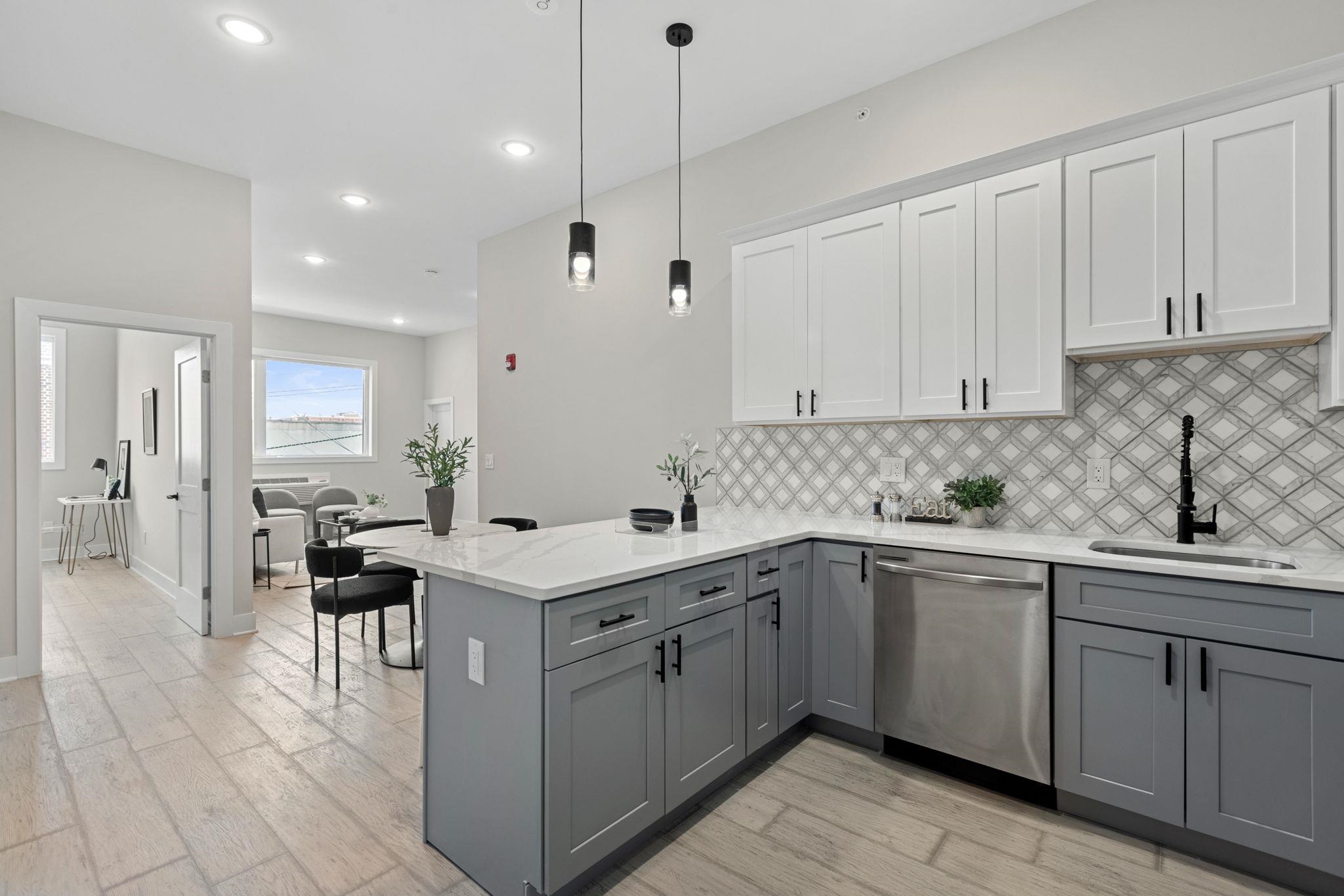 519 54TH ST - Photo 2