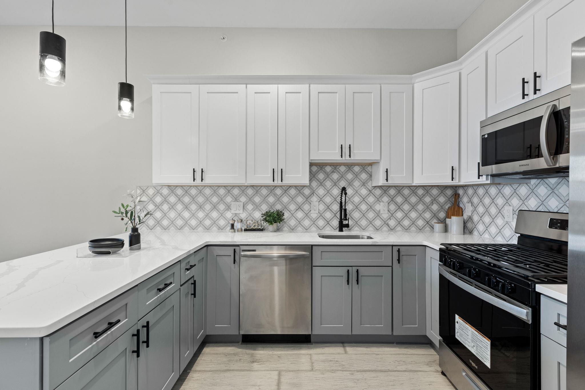 519 54TH ST - Photo 2