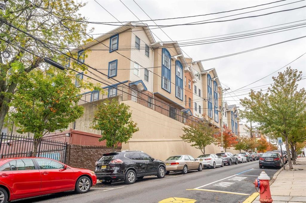 620 38TH ST - Photo 2