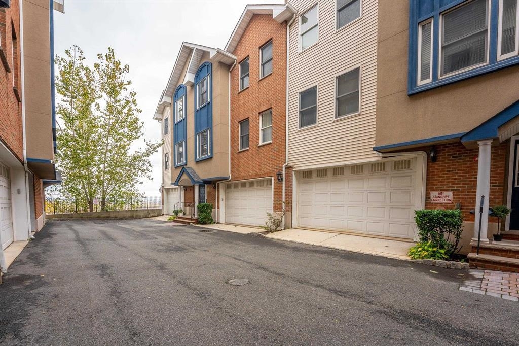 620 38TH ST - Photo 4