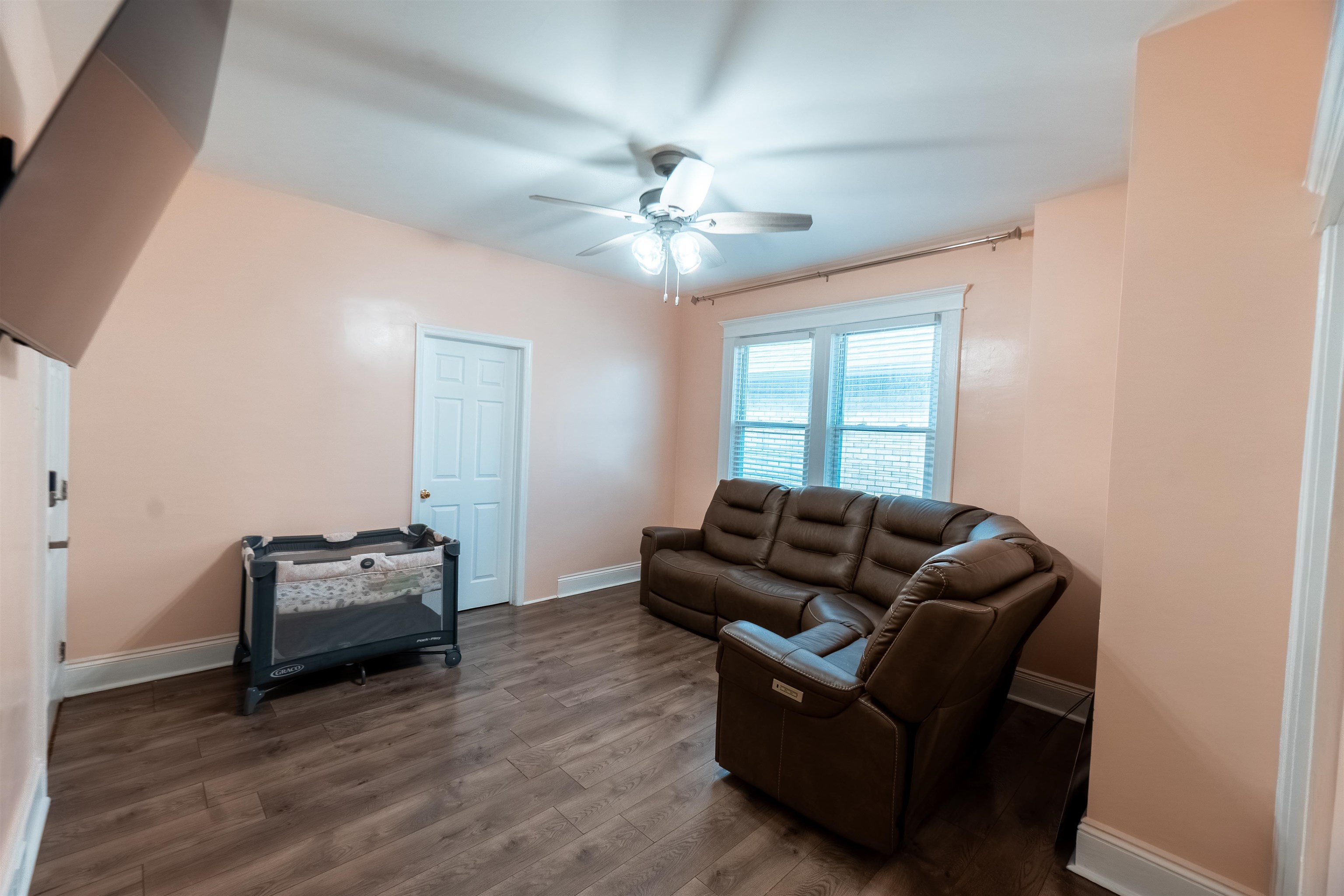 912 87TH ST - Photo 3