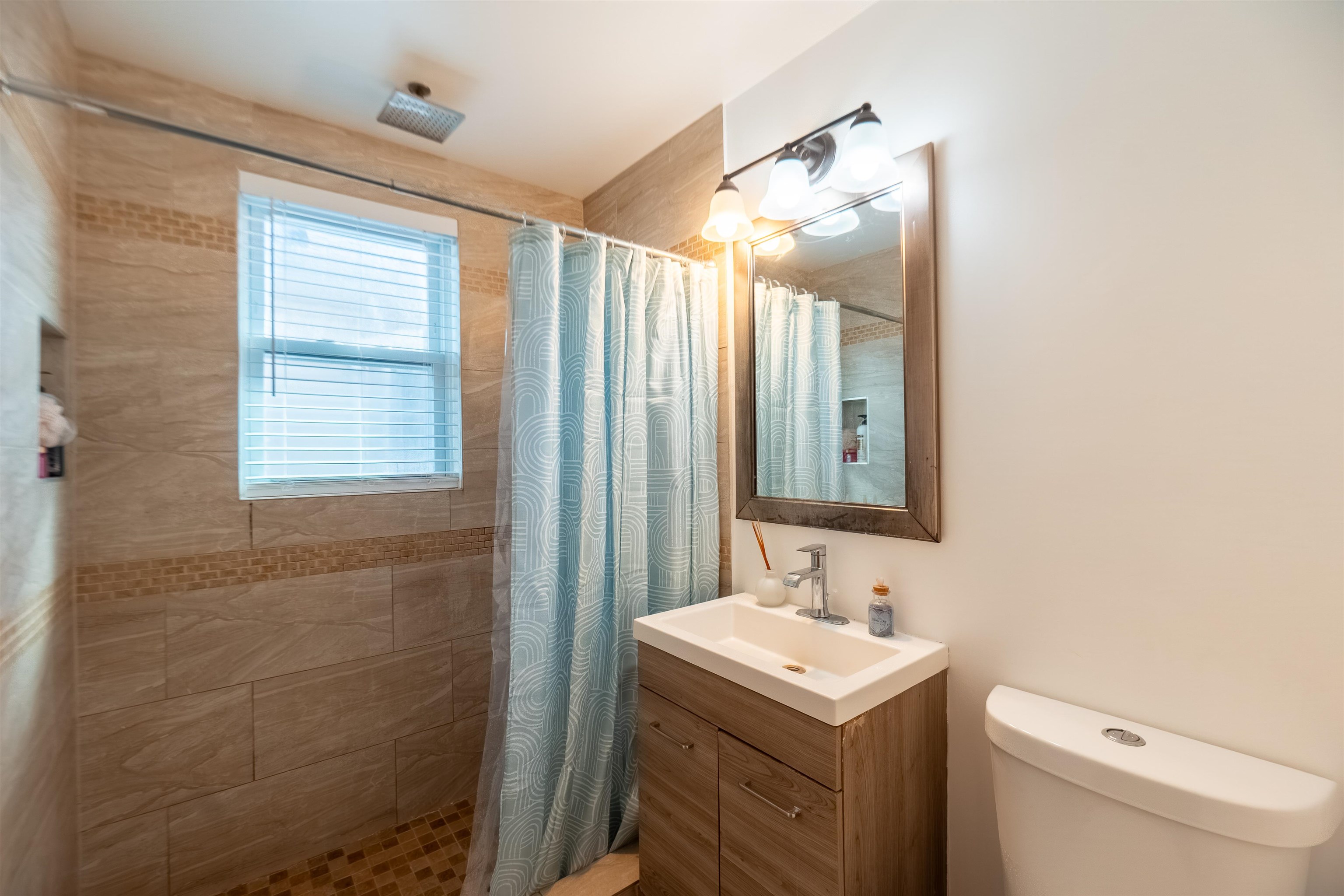 912 87TH ST - Photo 4