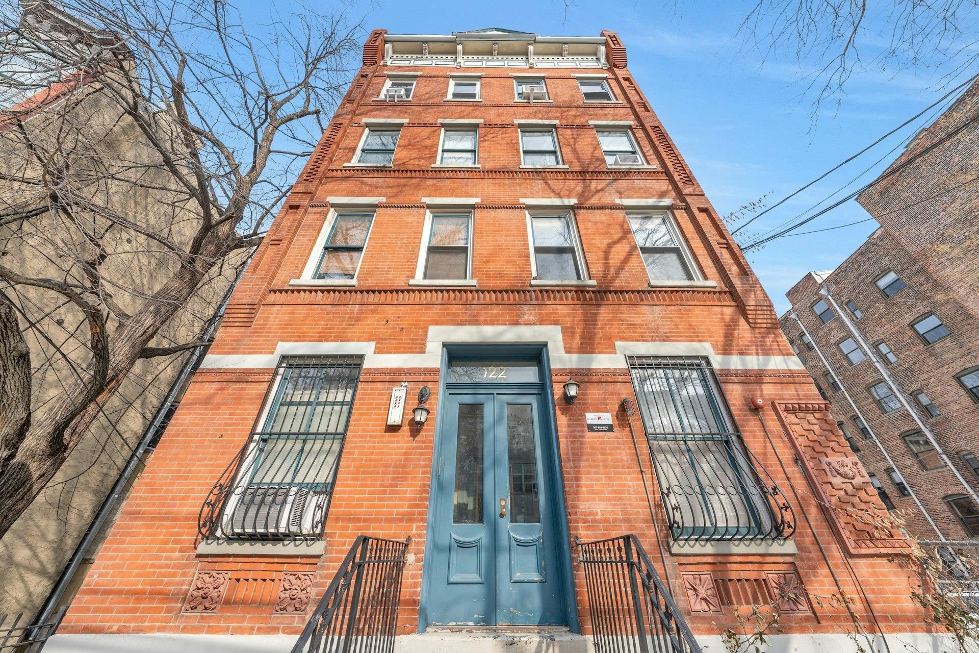 122 BRIGHT ST - Photo 2