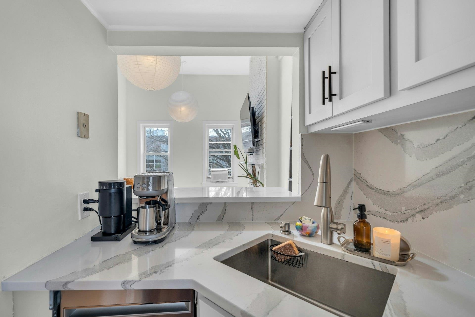 122 BRIGHT ST - Photo 3