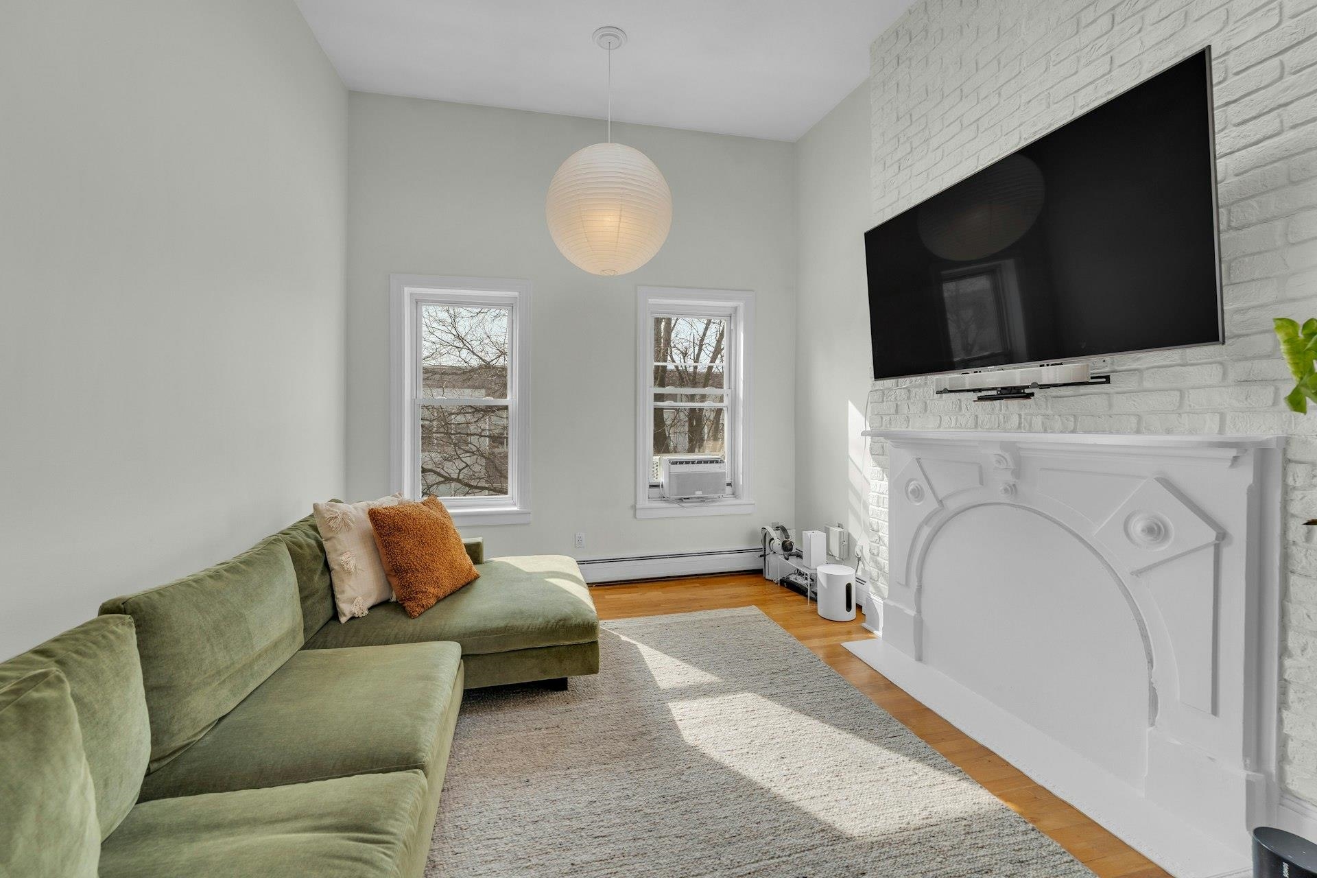 122 BRIGHT ST - Photo 5