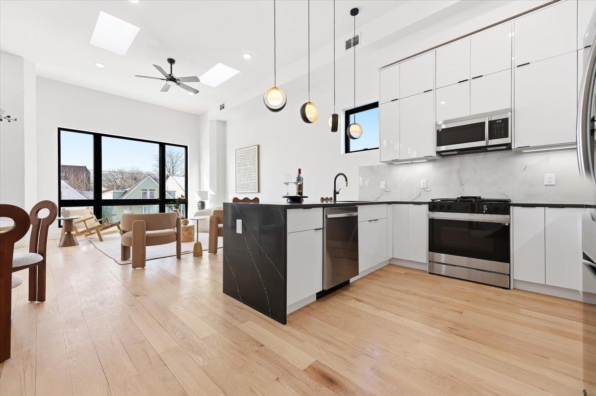 16 DWIGHT ST - Photo 2