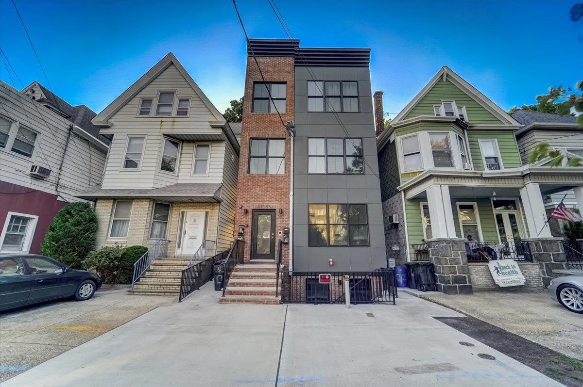 2765 KENNEDY BLVD - Photo 1