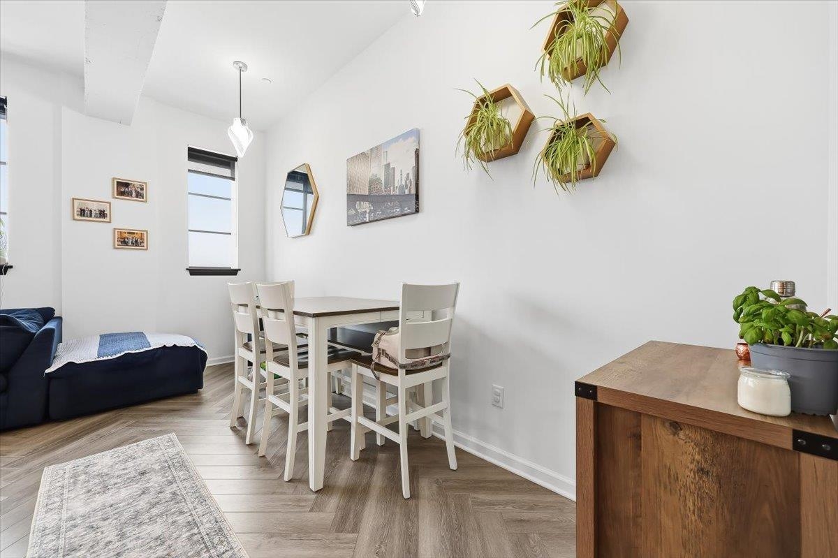 142 CHARLES ST - Photo 4