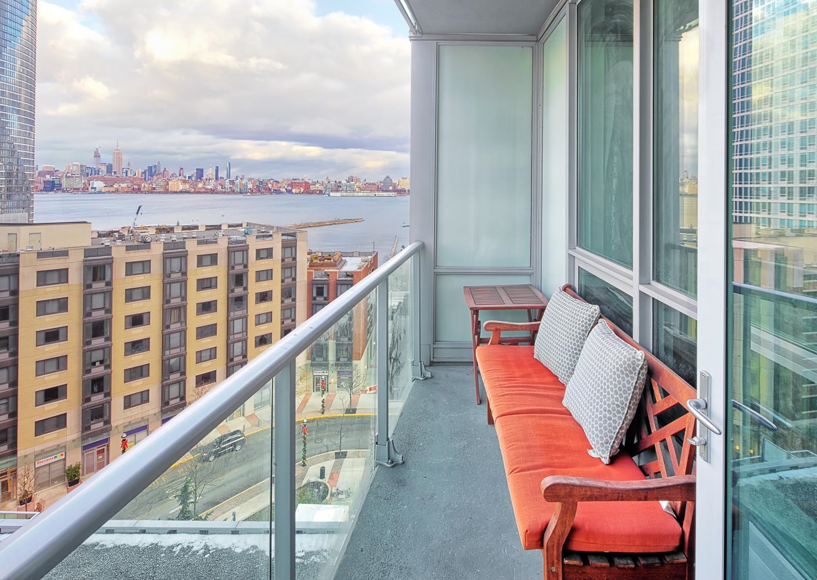 20 NEWPORT PARKWAY - Photo 2