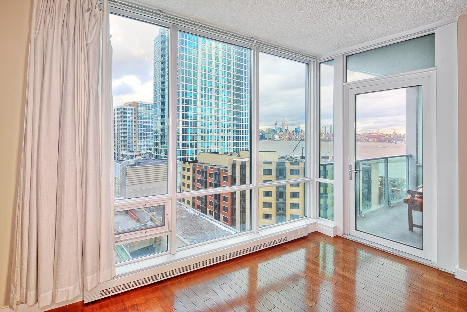 20 NEWPORT PARKWAY - Photo 3