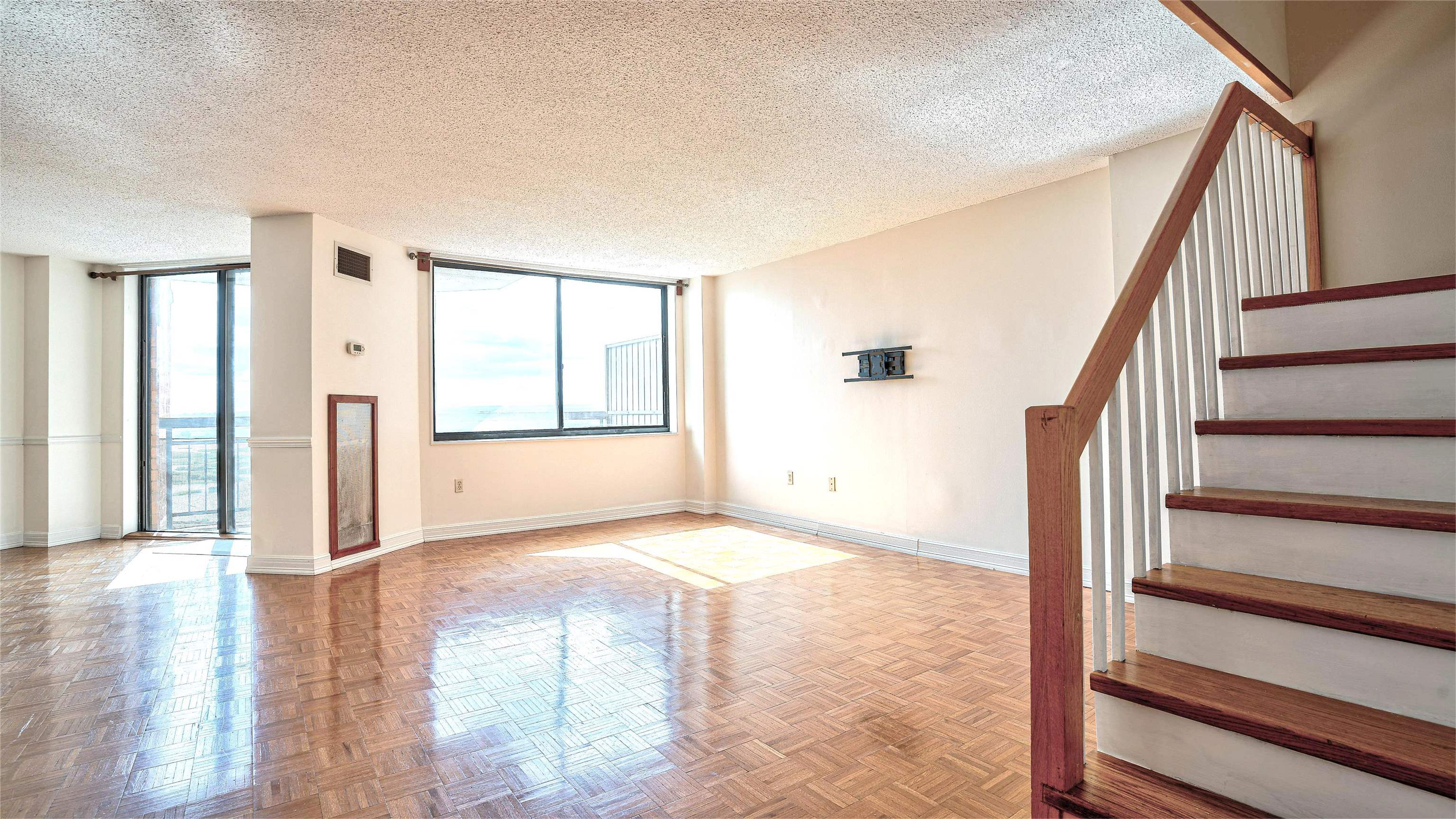 720 HARMON COVE TOWER - Photo 4