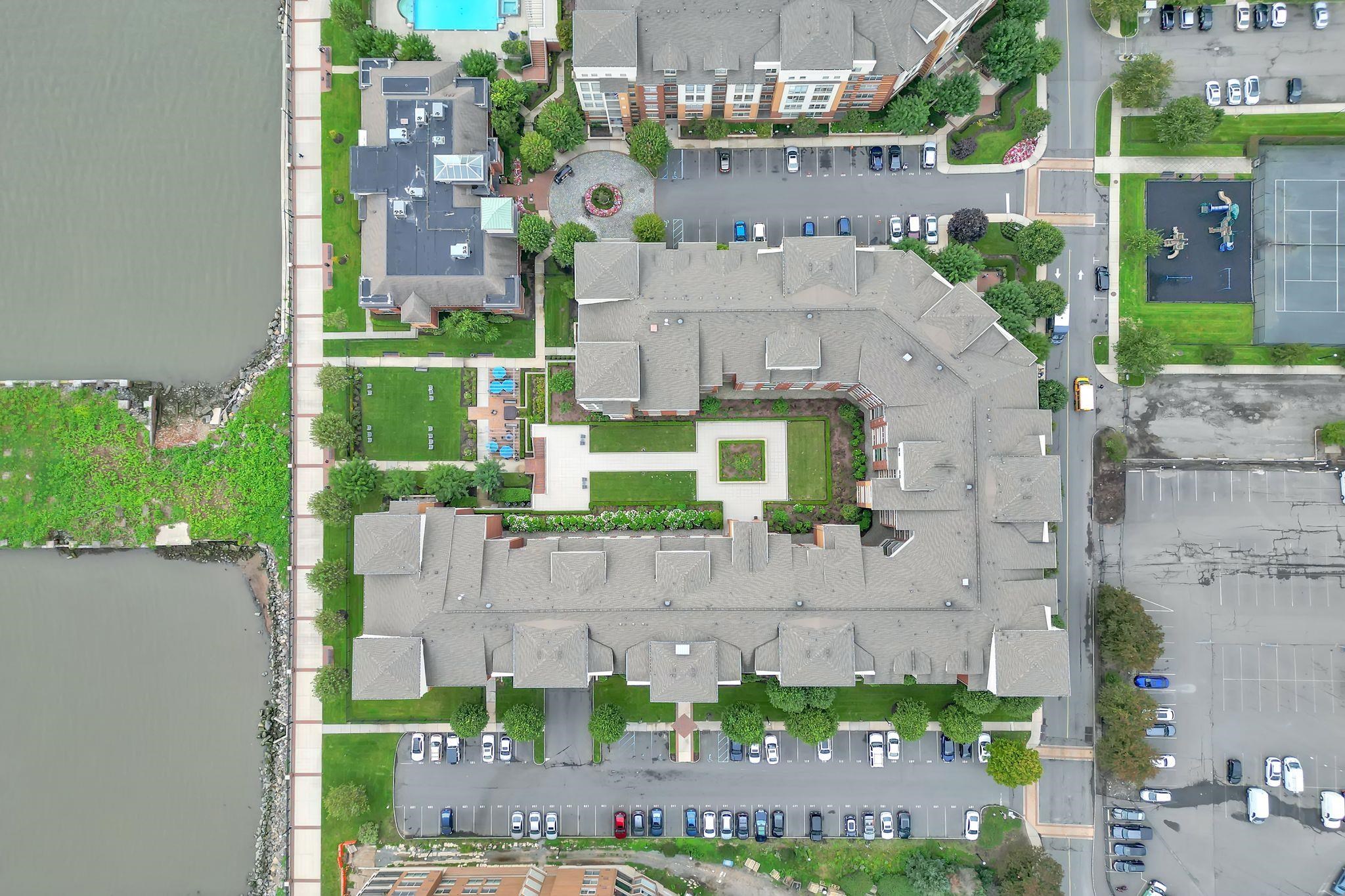 24 AVENUE AT PORT IMPERIAL - Photo 3