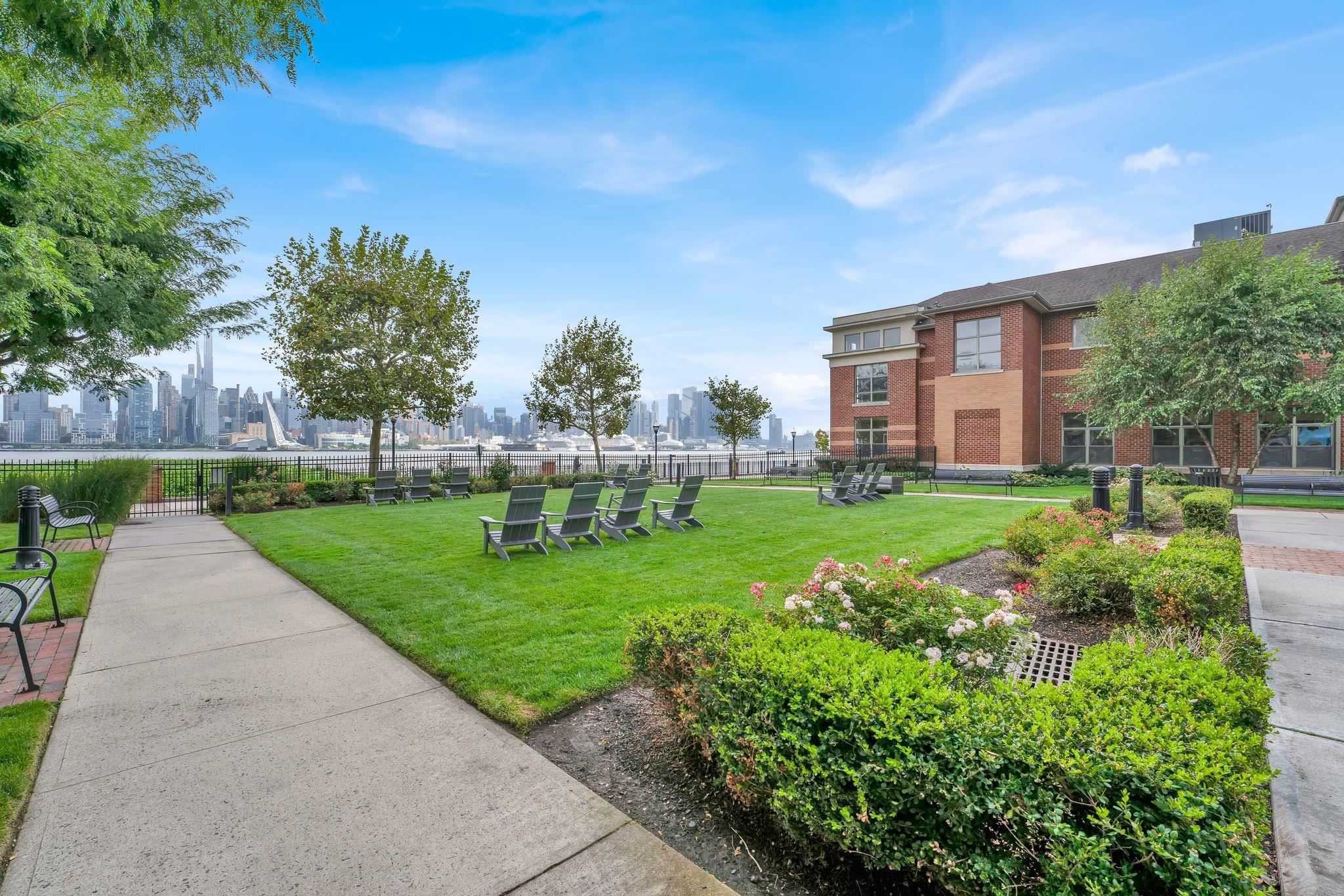 24 AVENUE AT PORT IMPERIAL - Photo 5