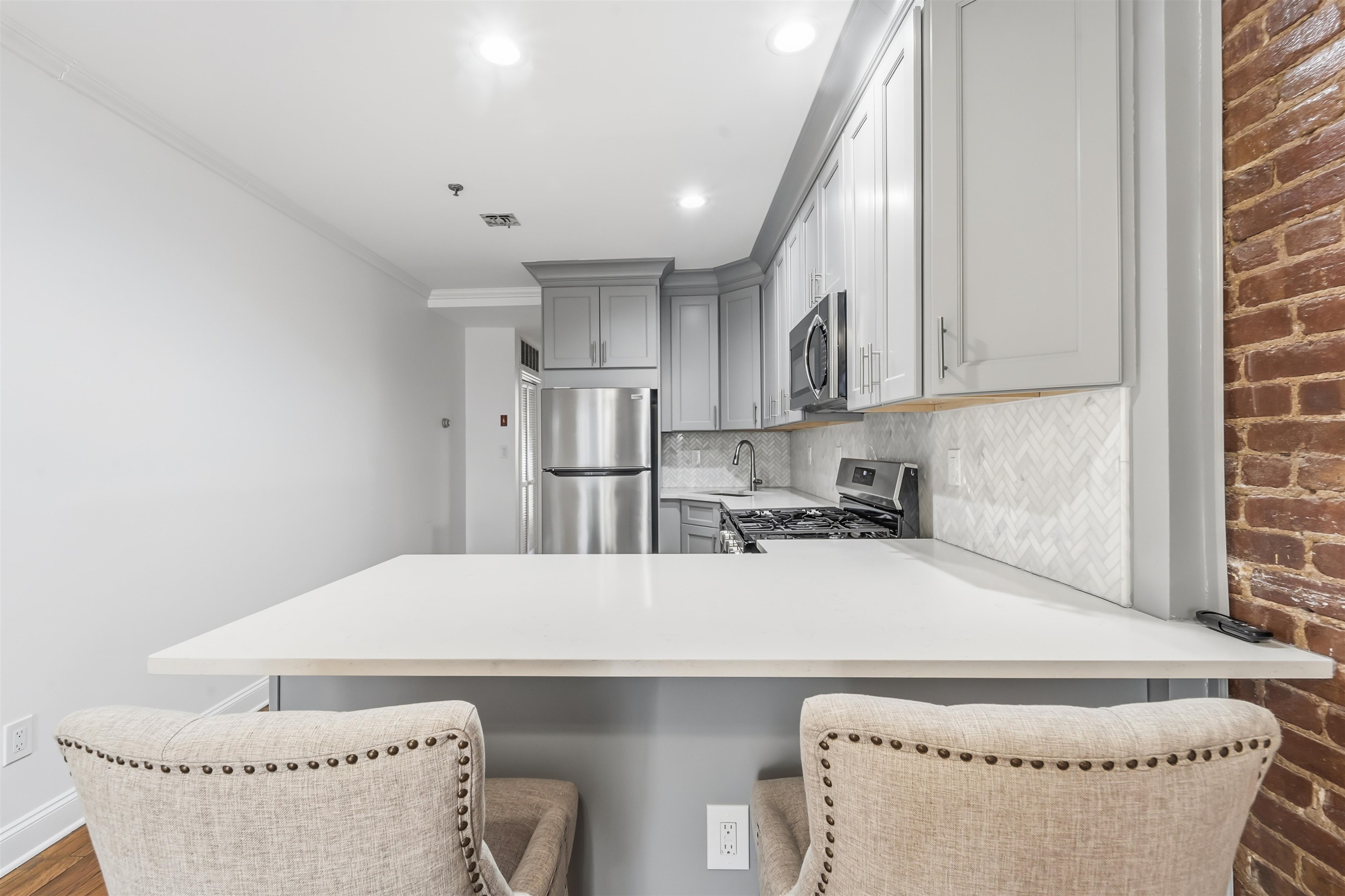 919 PARK AVE - Photo 5