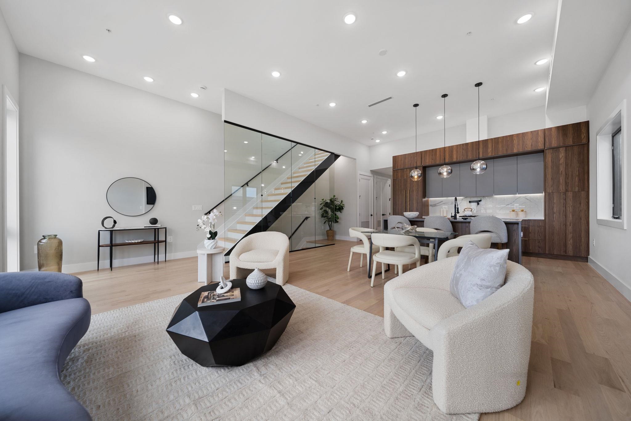 373 NEW YORK AVE - Photo 2