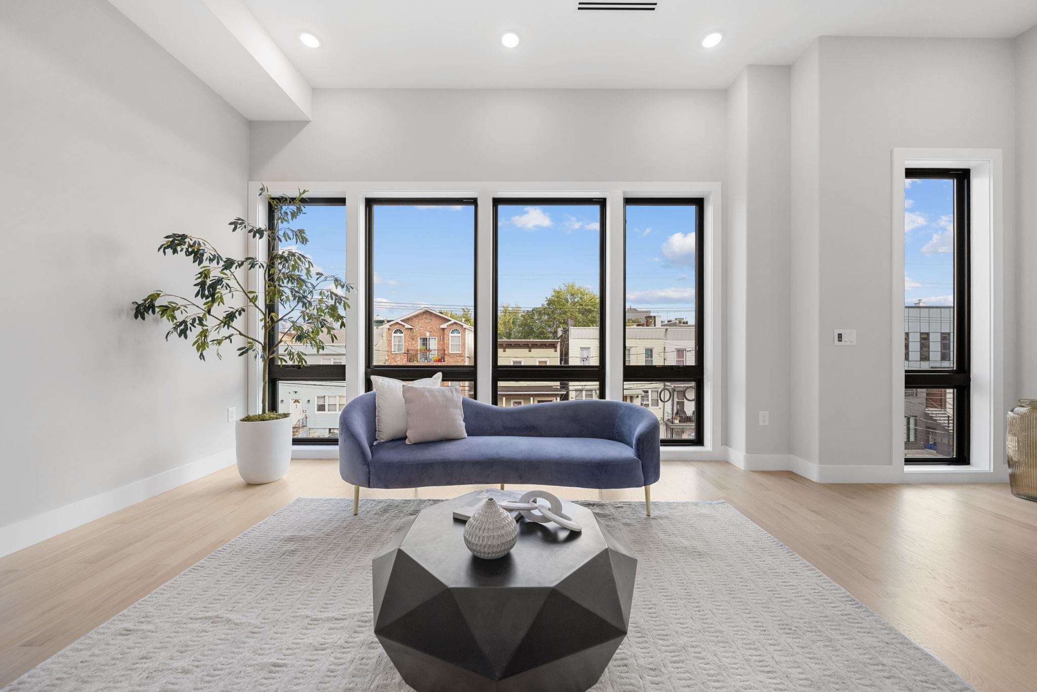 373 NEW YORK AVE - Photo 4