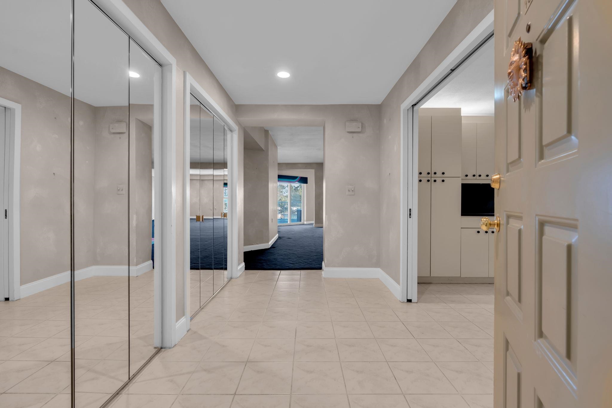 300 OCEAN AVE - Photo 2