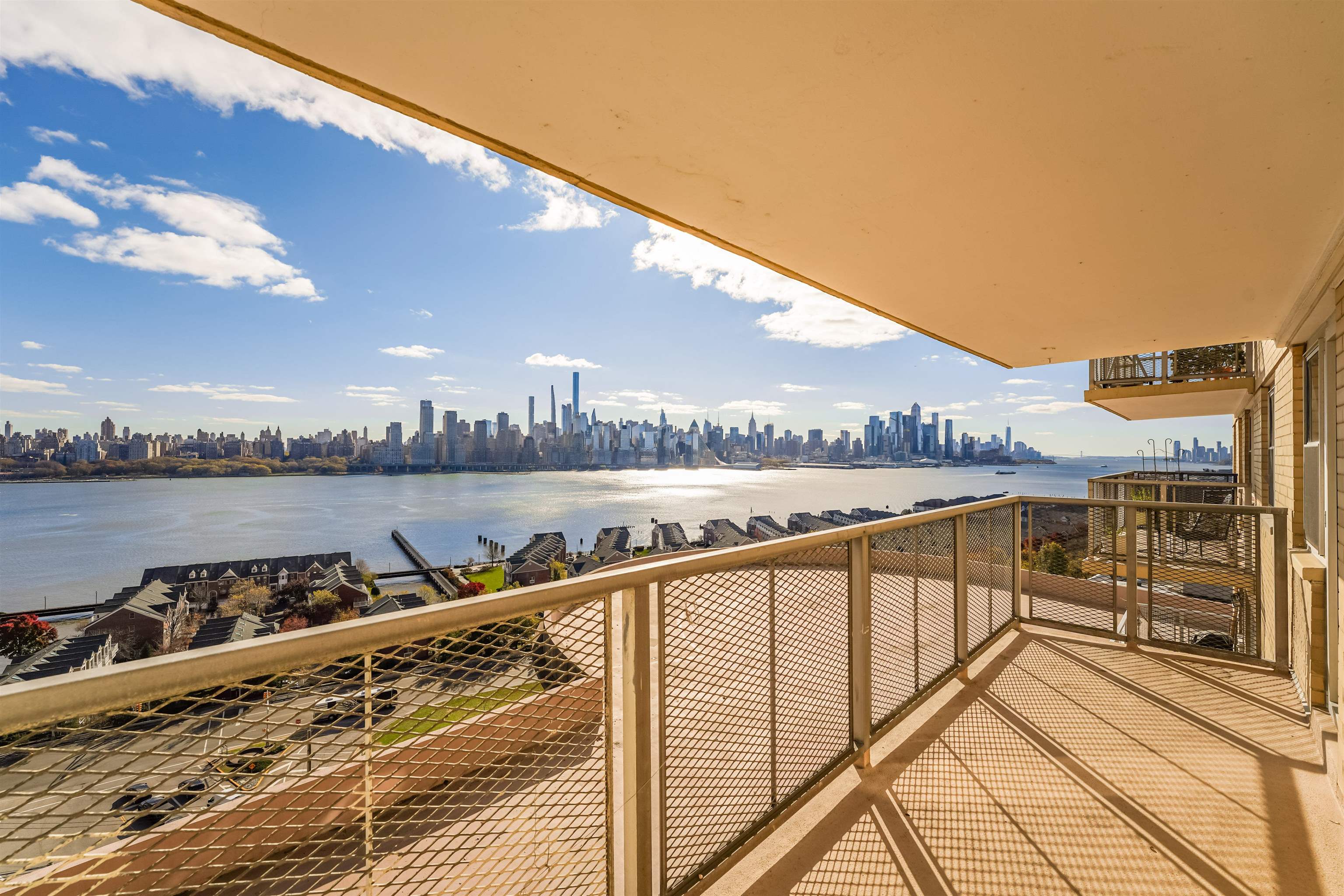 6600 BLVD EAST - Photo 2