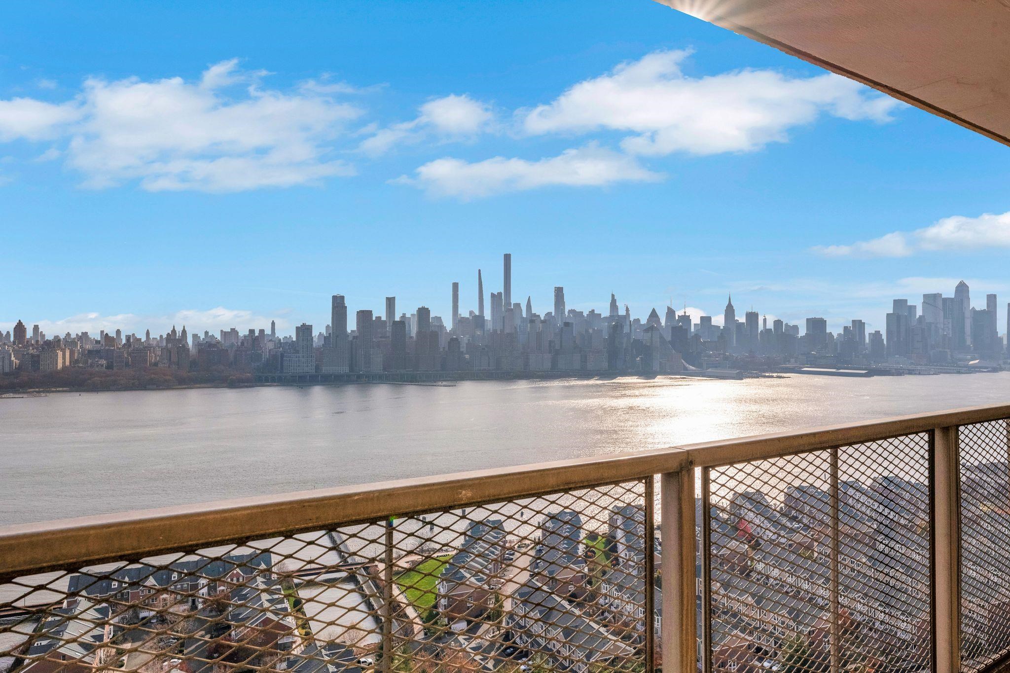 6600 BLVD EAST - Photo 3