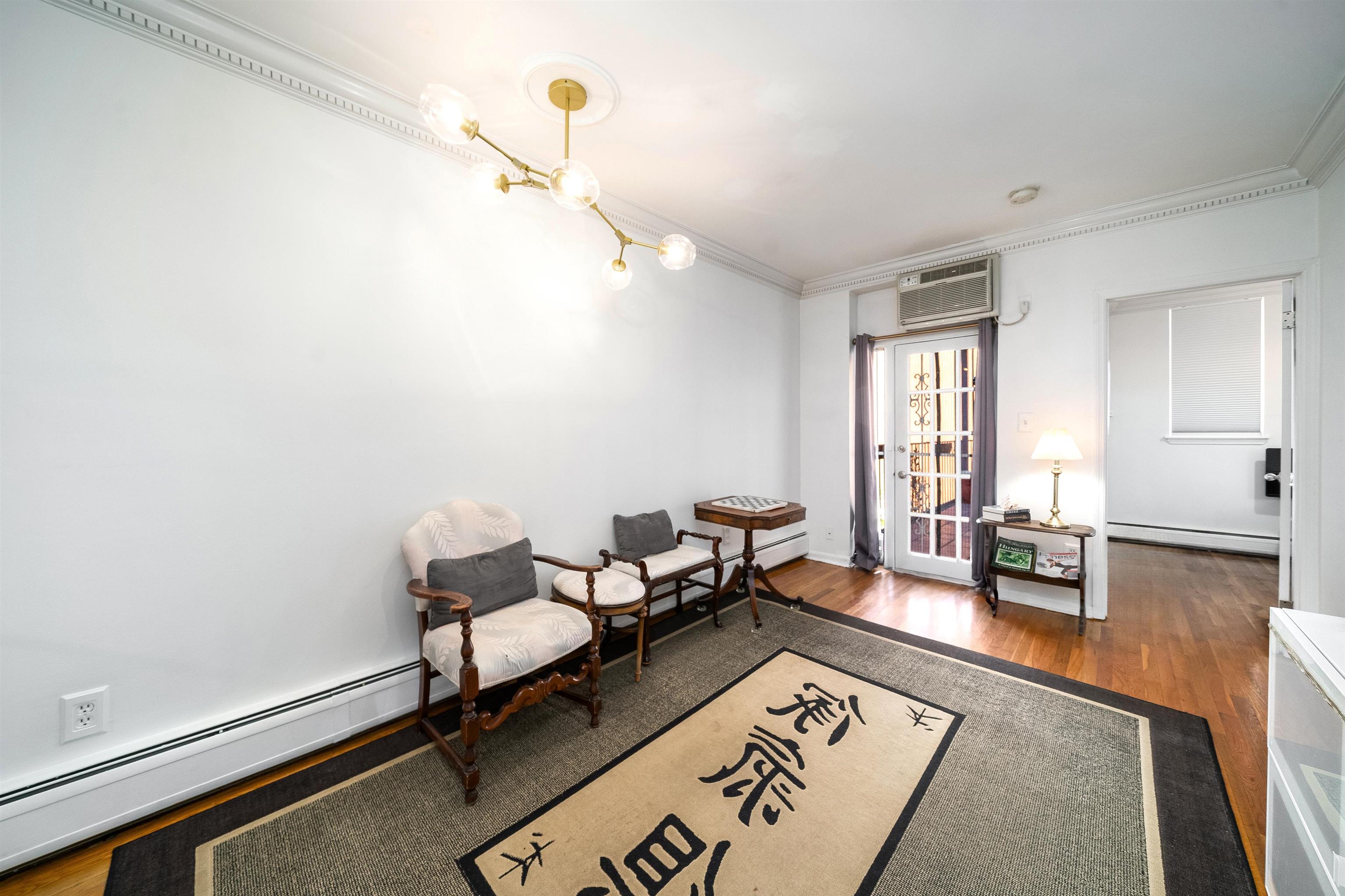 278 MONMOUTH ST - Photo 4