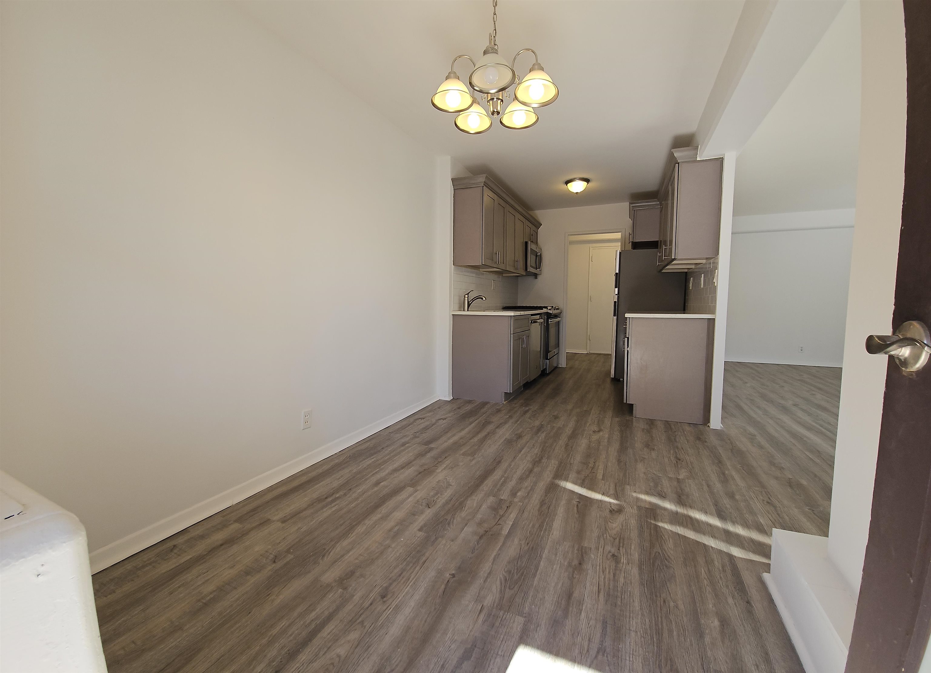 8800 BOULEVARD - Photo 2