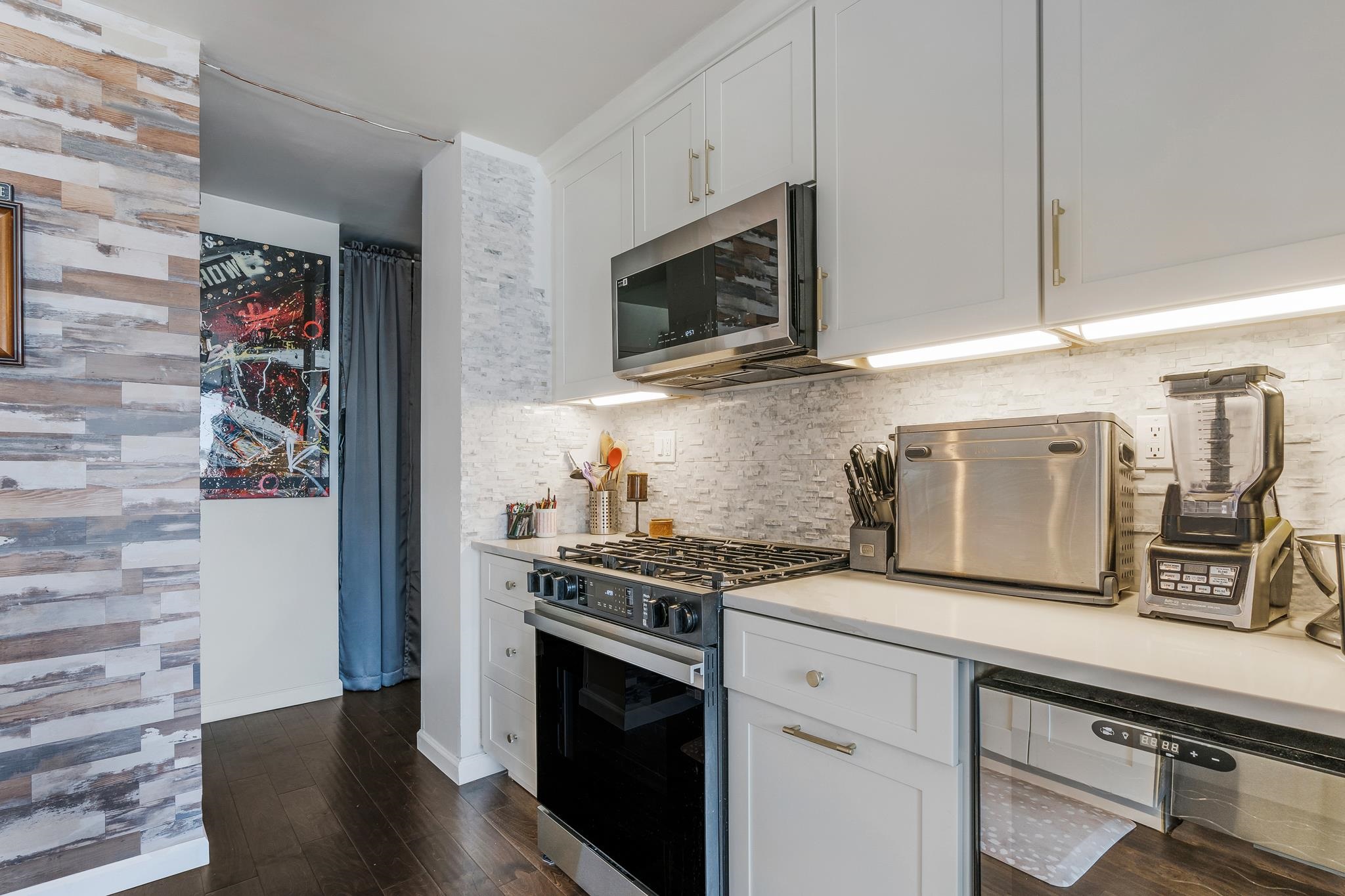 9060 PALISADE AVE - Photo 4